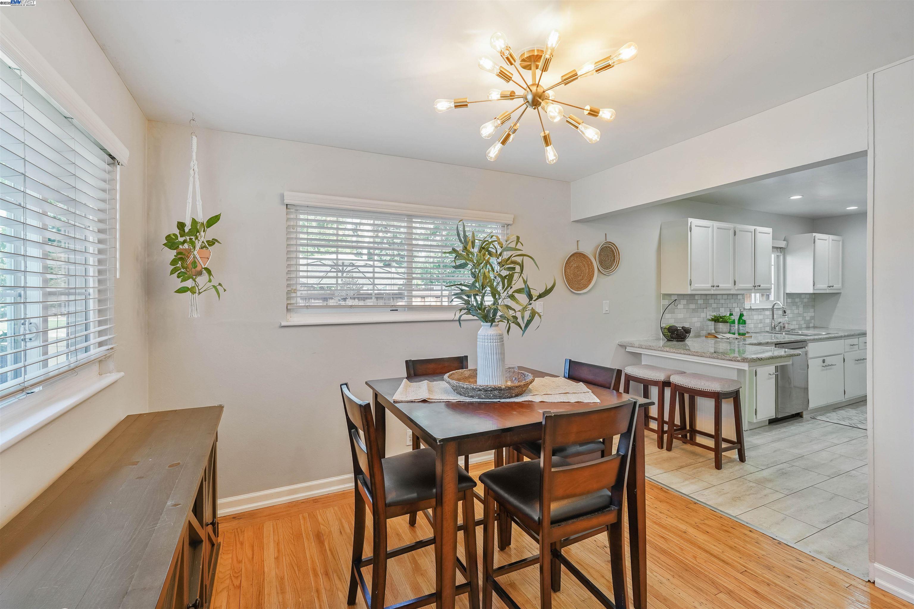 Detail Gallery Image 4 of 21 For 3991 Yale Way, Livermore,  CA 94550 - 3 Beds | 1 Baths