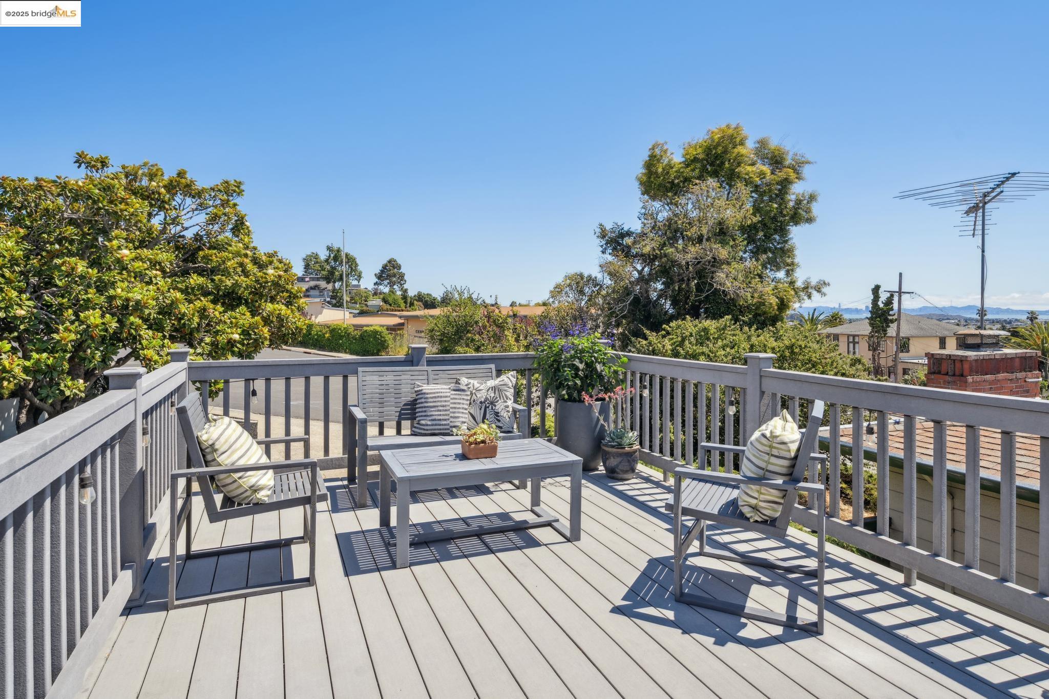 Detail Gallery Image 7 of 53 For 5866 Ralston Ave, Richmond,  CA 94805 - 3 Beds | 2 Baths