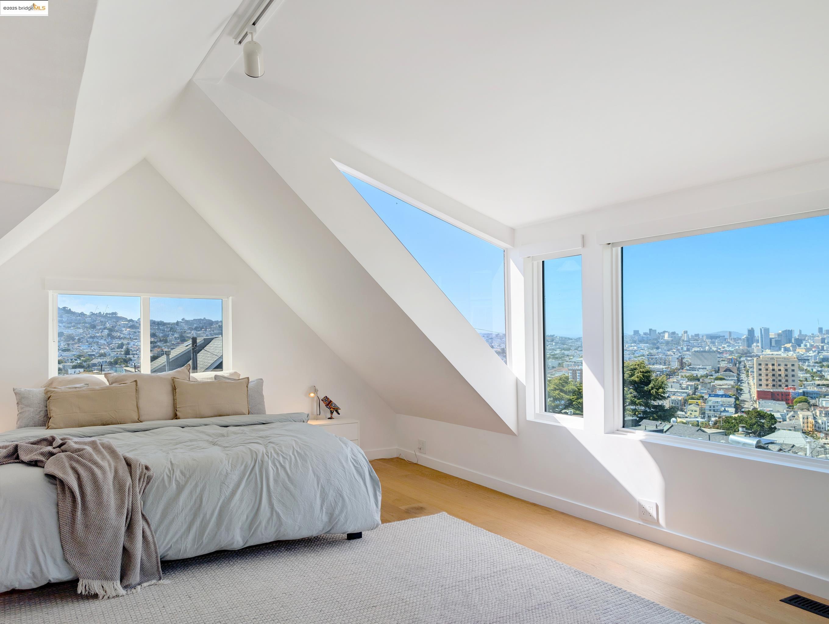 Detail Gallery Image 19 of 28 For 53 Elsie St, San Francisco,  CA 94110 - 2 Beds | 2 Baths