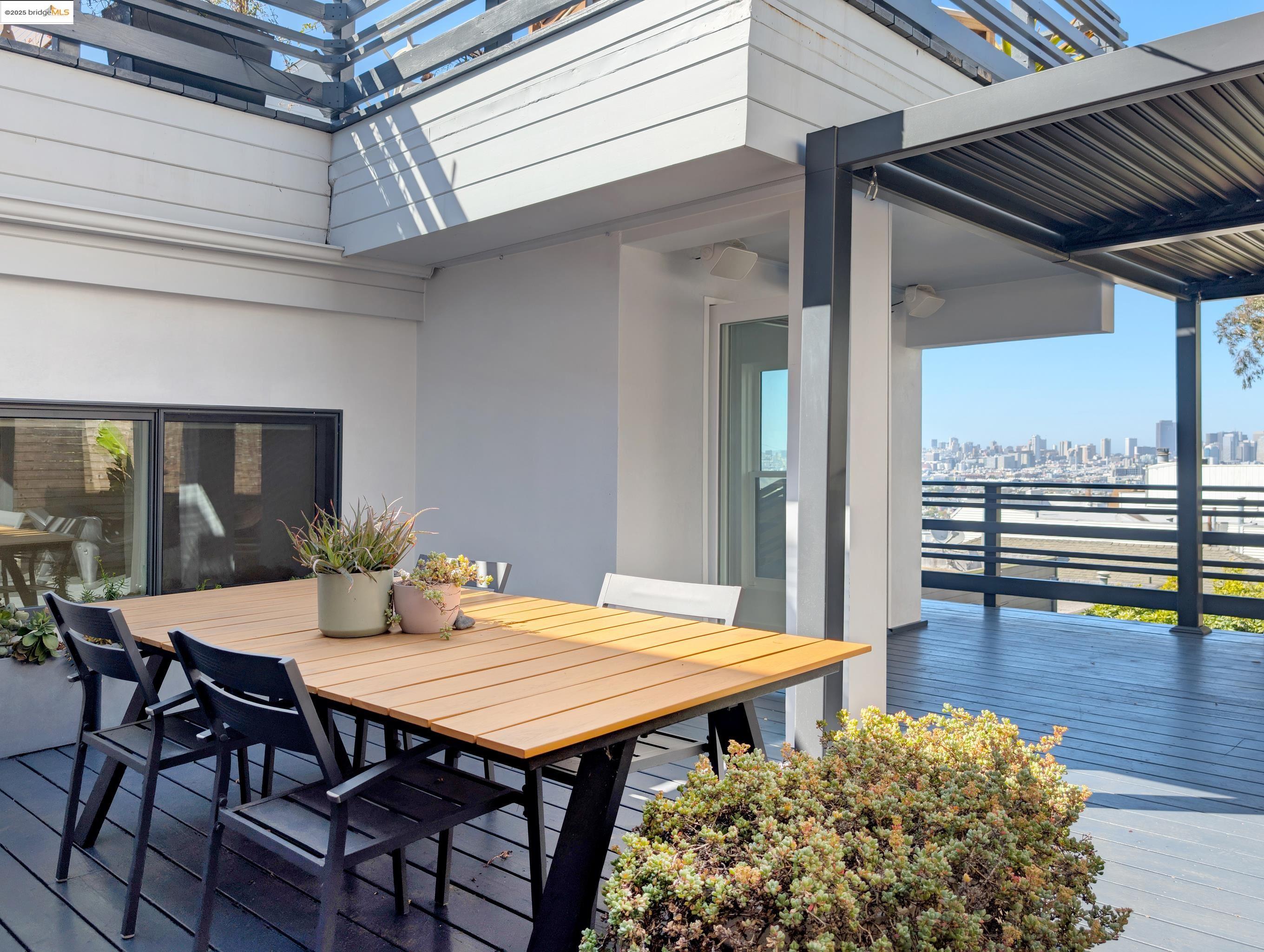 Detail Gallery Image 10 of 28 For 53 Elsie St, San Francisco,  CA 94110 - 2 Beds | 2 Baths