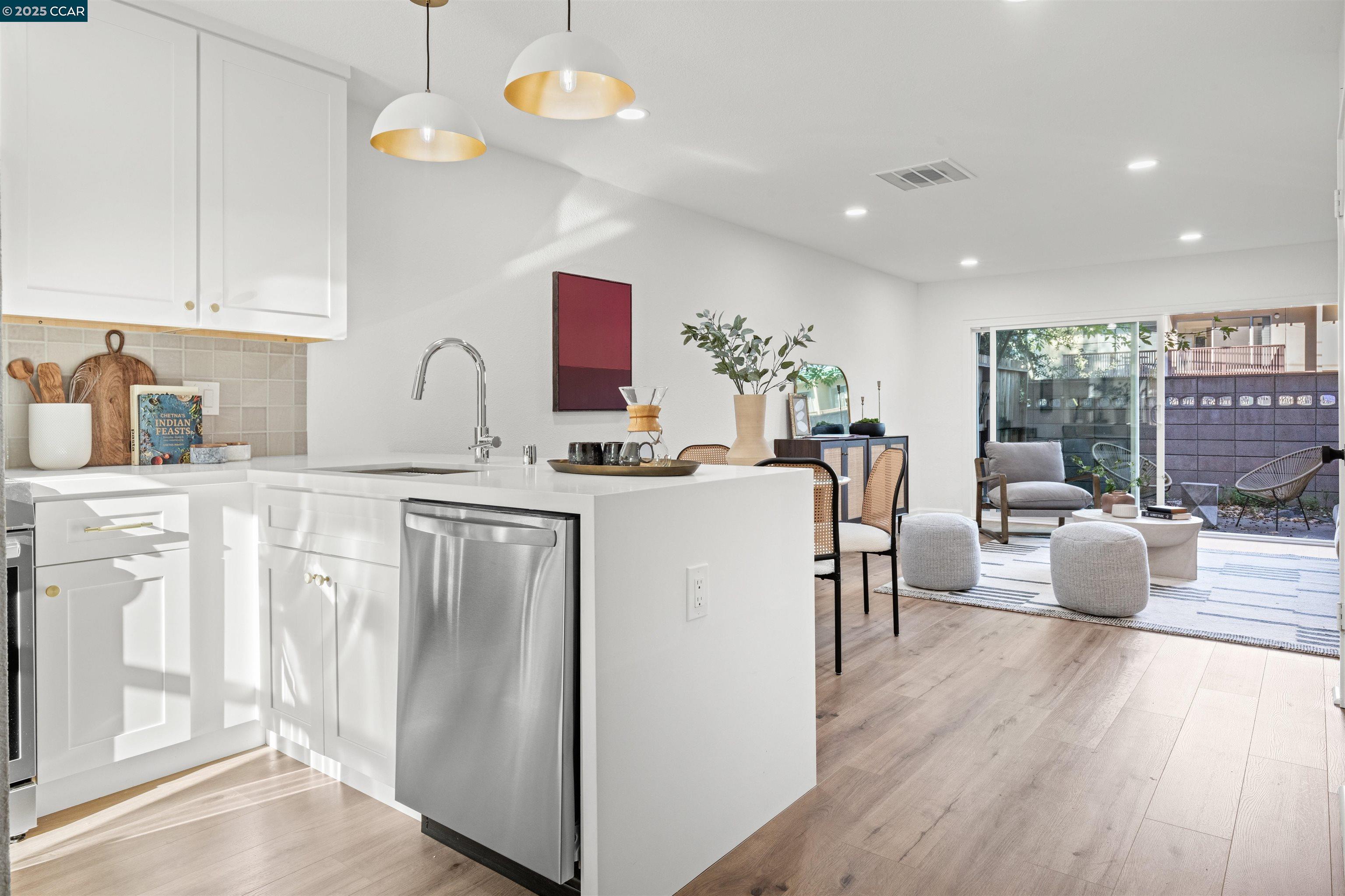 MLS: 41104075 Condo For Sale