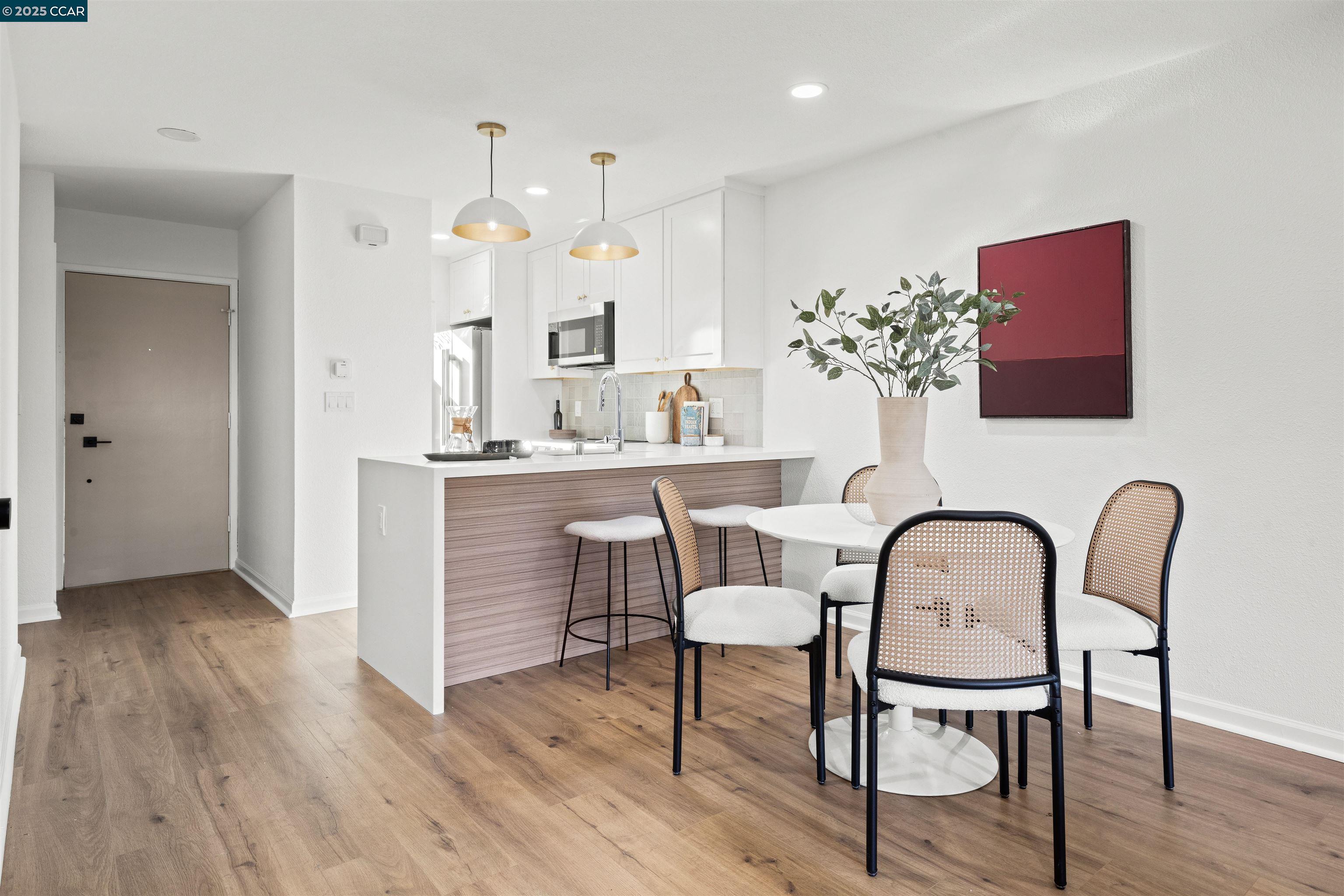 Photo #2: 41104075 Listing 