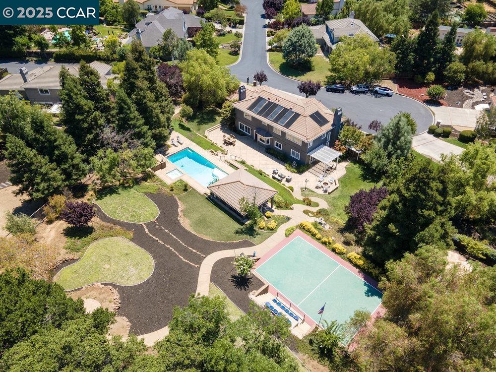 Detail Gallery Image 3 of 60 For 825 Bertram St, Walnut Creek,  CA 94598 - 5 Beds | 3 Baths