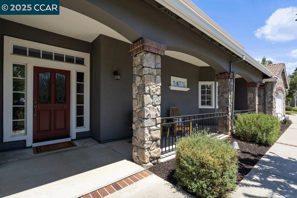 Detail Gallery Image 4 of 60 For 825 Bertram St, Walnut Creek,  CA 94598 - 5 Beds | 3 Baths
