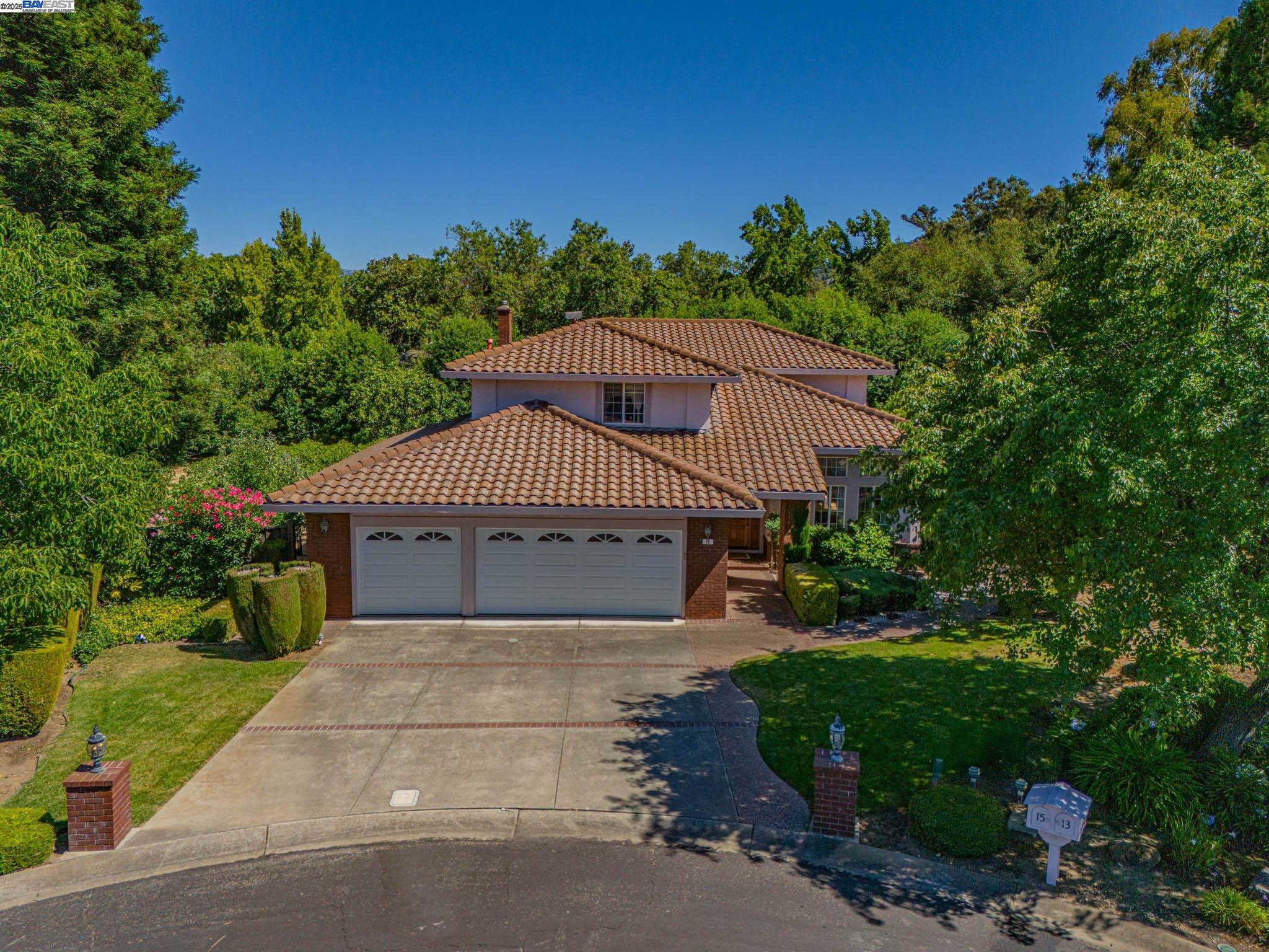 Detail Gallery Image 1 of 1 For 15 Foothill Ln, Pleasanton,  CA 94588 - 4 Beds | 3 Baths