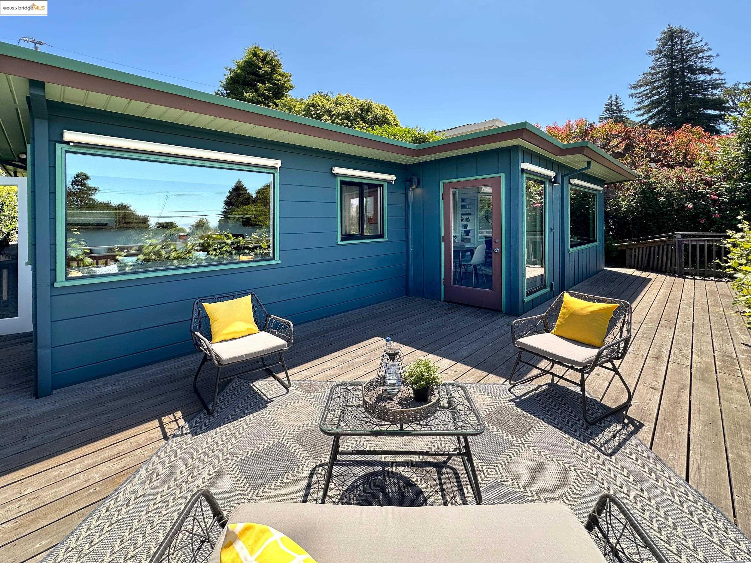 Detail Gallery Image 12 of 54 For 830 Creston, Berkeley,  CA 94708 - 3 Beds | 2 Baths