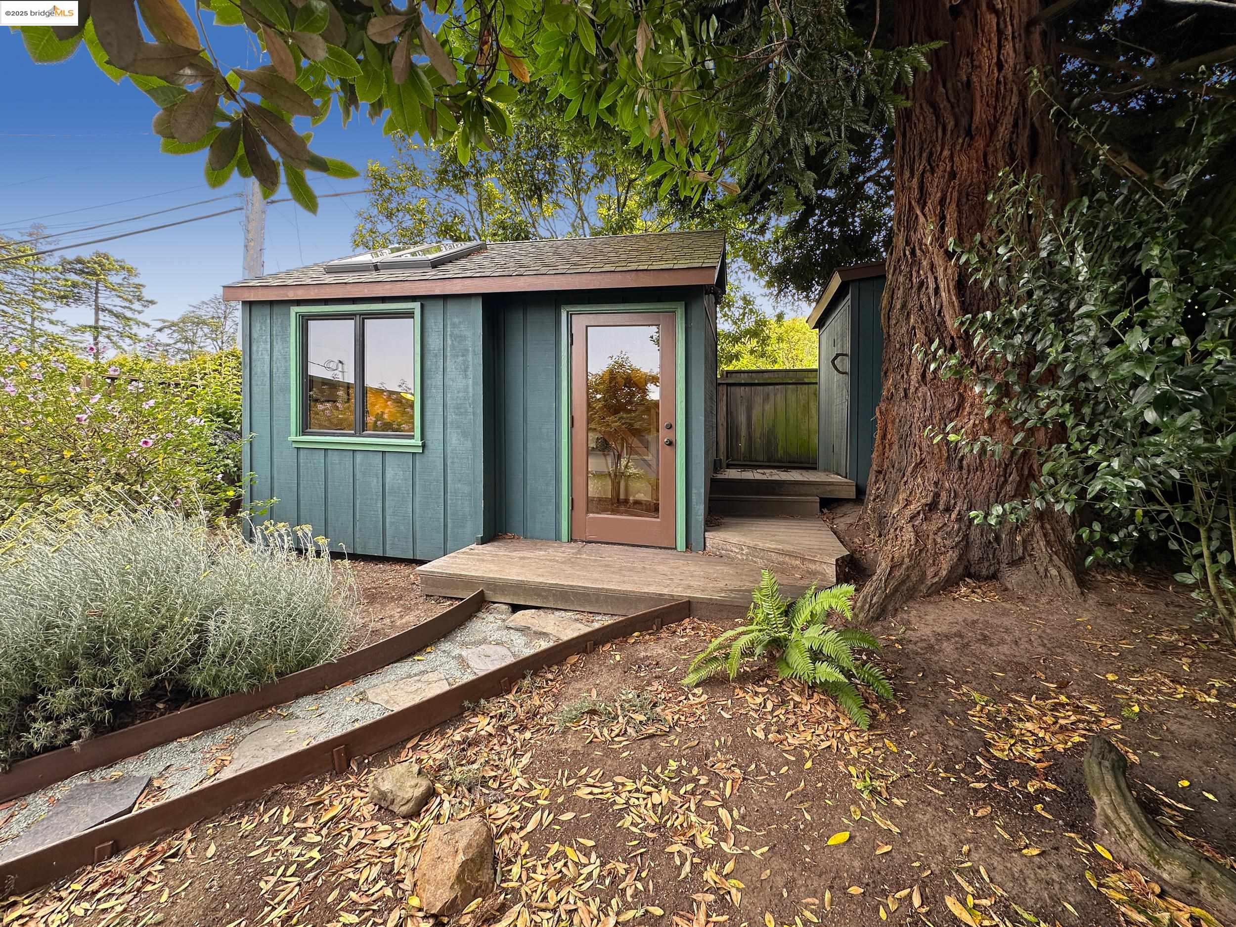 Detail Gallery Image 44 of 54 For 830 Creston, Berkeley,  CA 94708 - 3 Beds | 2 Baths