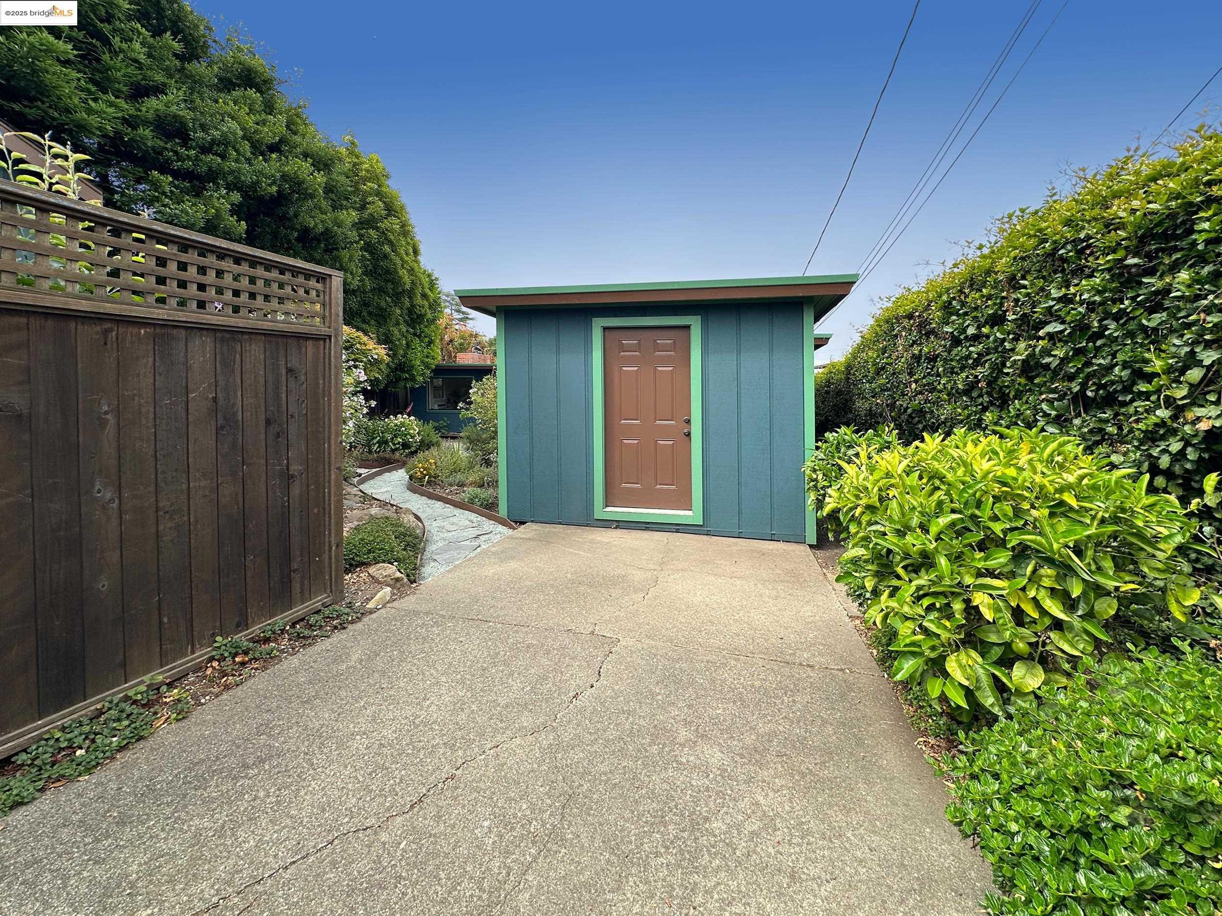 Detail Gallery Image 47 of 54 For 830 Creston, Berkeley,  CA 94708 - 3 Beds | 2 Baths