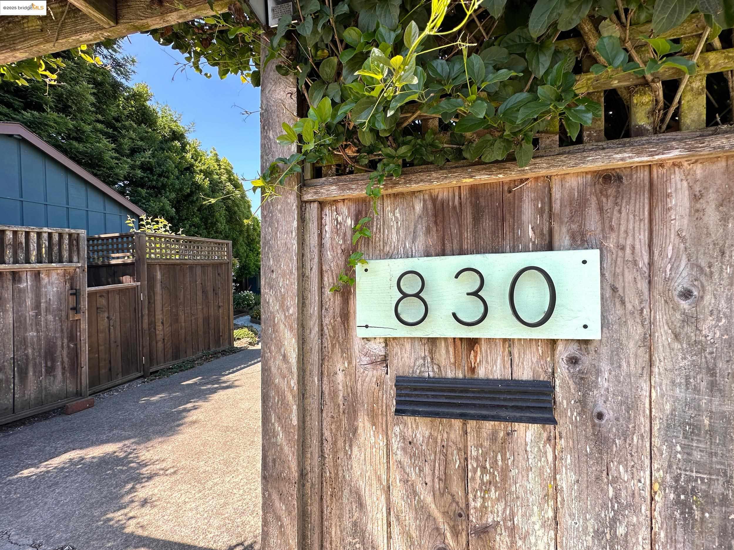 Detail Gallery Image 49 of 54 For 830 Creston, Berkeley,  CA 94708 - 3 Beds | 2 Baths