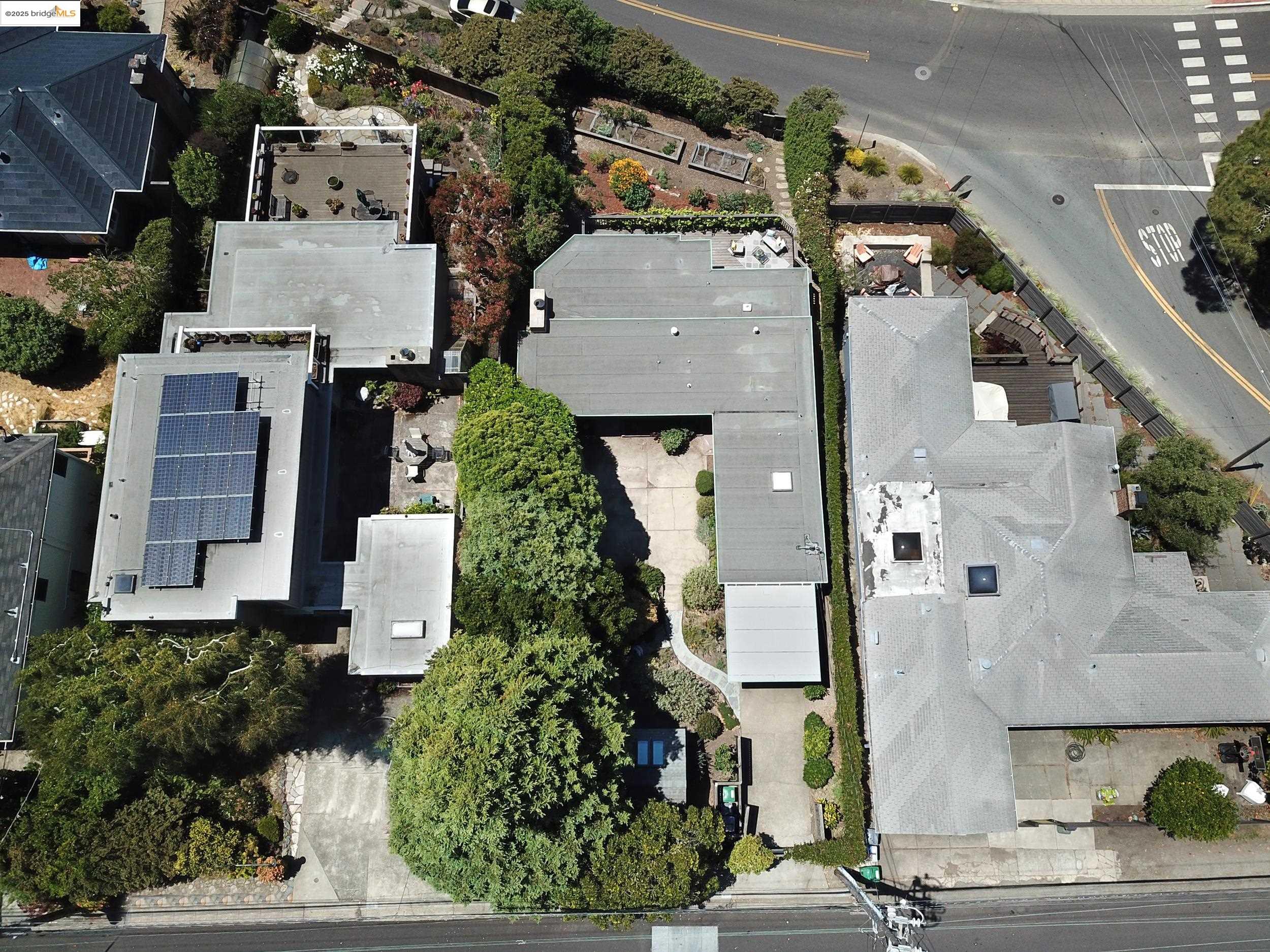 Detail Gallery Image 53 of 54 For 830 Creston, Berkeley,  CA 94708 - 3 Beds | 2 Baths