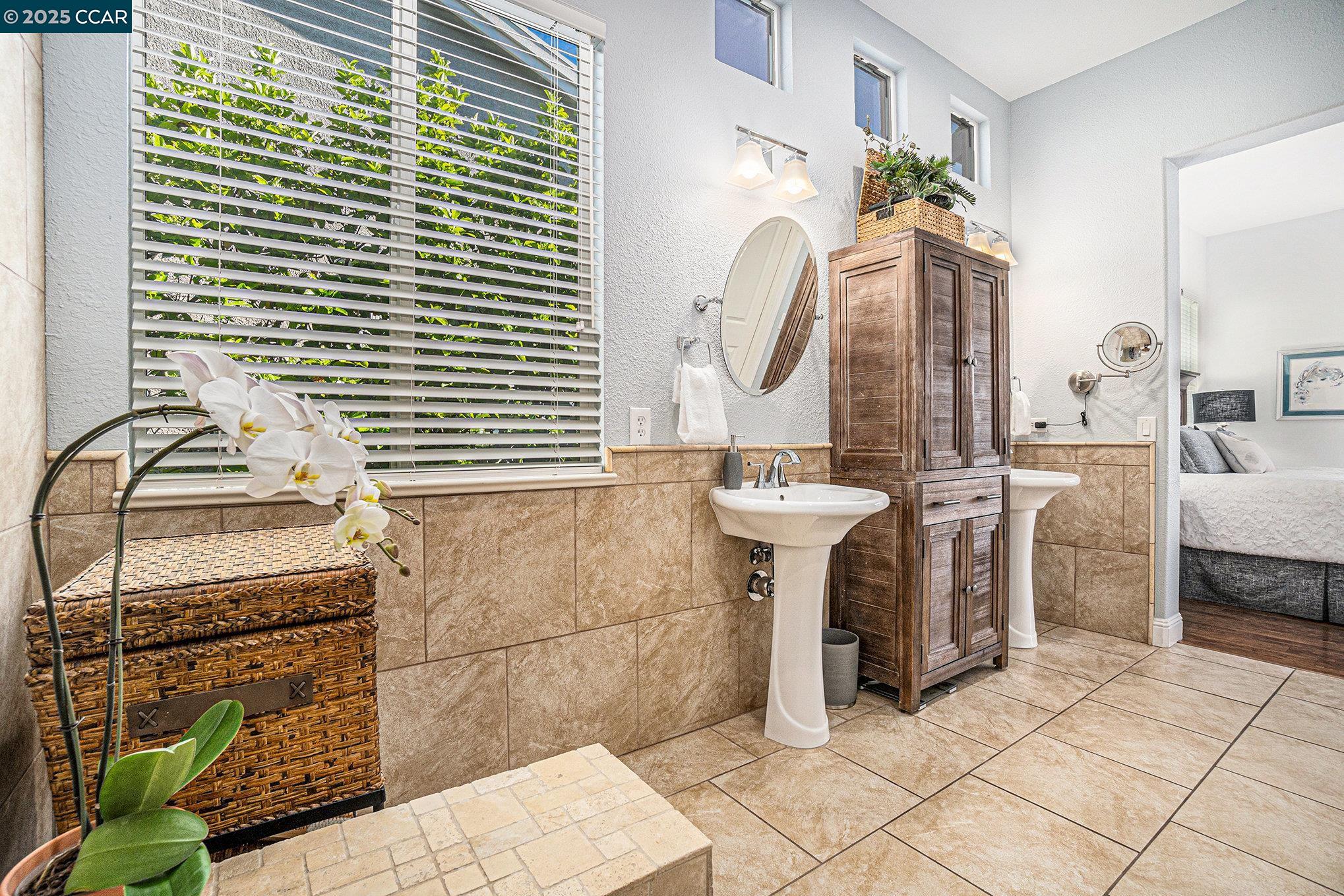 Detail Gallery Image 11 of 34 For 2060 Kent Dr, Brentwood,  CA 94513 - 2 Beds | 2/1 Baths