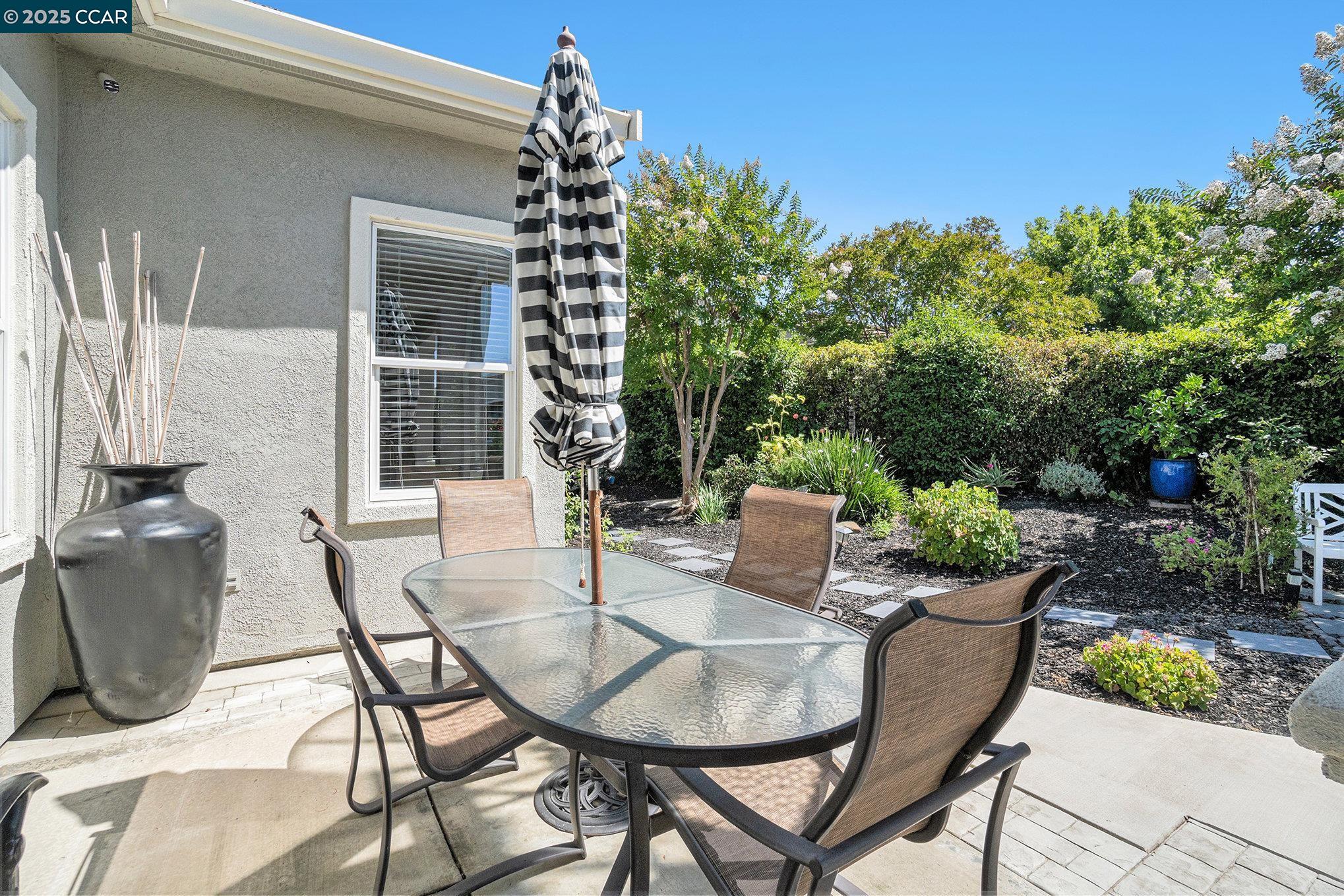 Detail Gallery Image 19 of 34 For 2060 Kent Dr, Brentwood,  CA 94513 - 2 Beds | 2/1 Baths