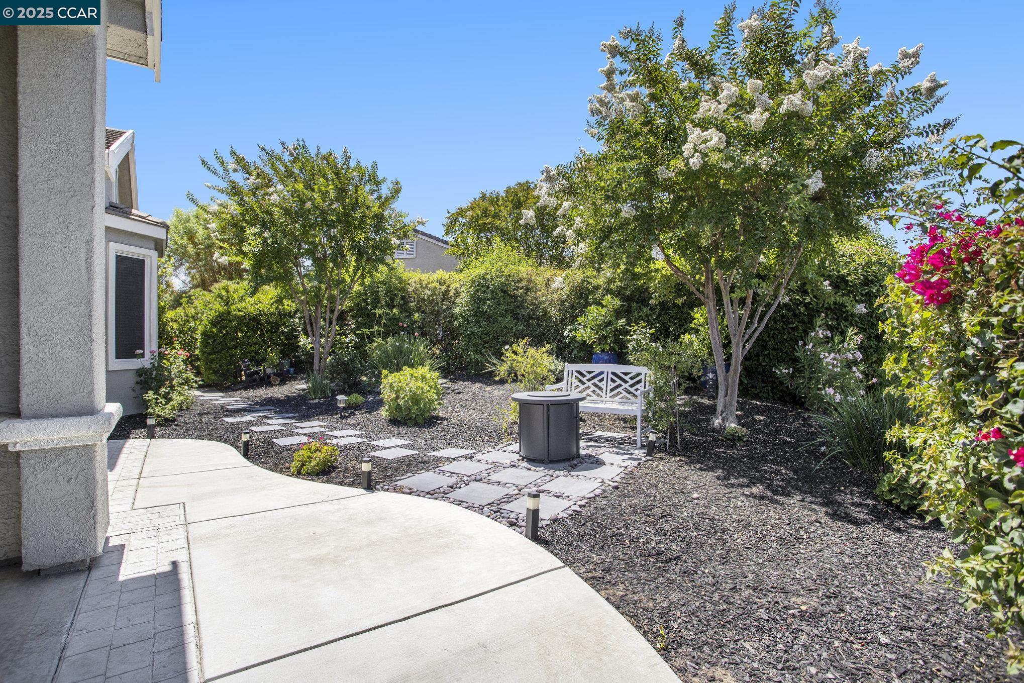 Detail Gallery Image 20 of 34 For 2060 Kent Dr, Brentwood,  CA 94513 - 2 Beds | 2/1 Baths