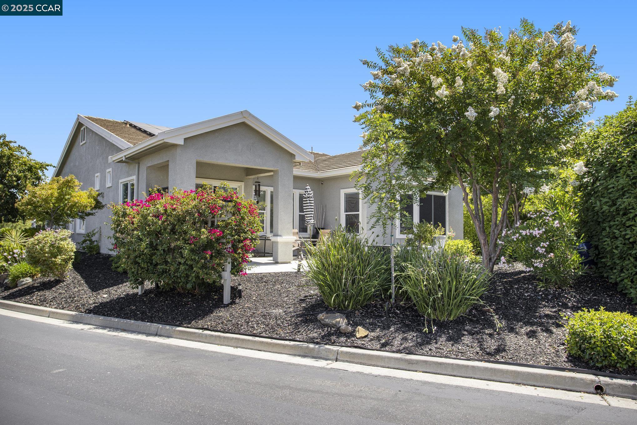 Detail Gallery Image 21 of 34 For 2060 Kent Dr, Brentwood,  CA 94513 - 2 Beds | 2/1 Baths