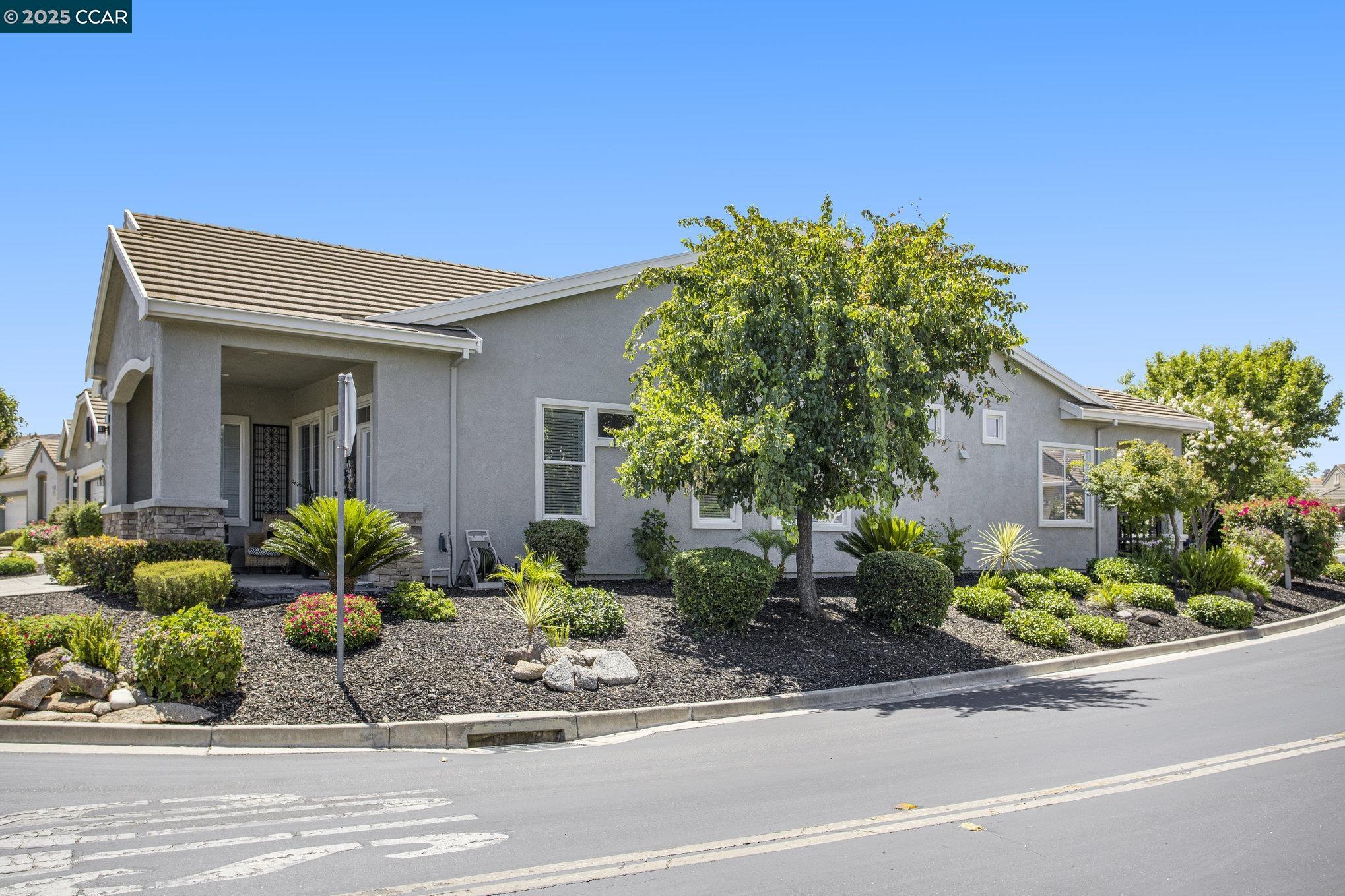 Detail Gallery Image 22 of 34 For 2060 Kent Dr, Brentwood,  CA 94513 - 2 Beds | 2/1 Baths