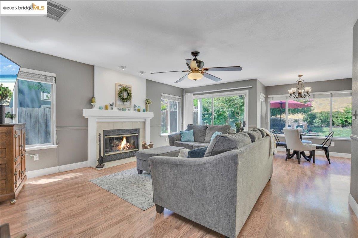 Detail Gallery Image 11 of 44 For 4011 Folsom Dr, Antioch,  CA 94531 - 4 Beds | 3 Baths