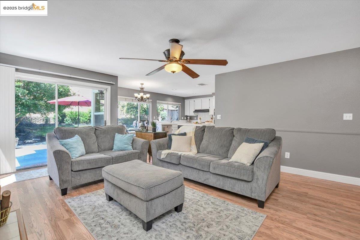 Detail Gallery Image 12 of 44 For 4011 Folsom Dr, Antioch,  CA 94531 - 4 Beds | 3 Baths