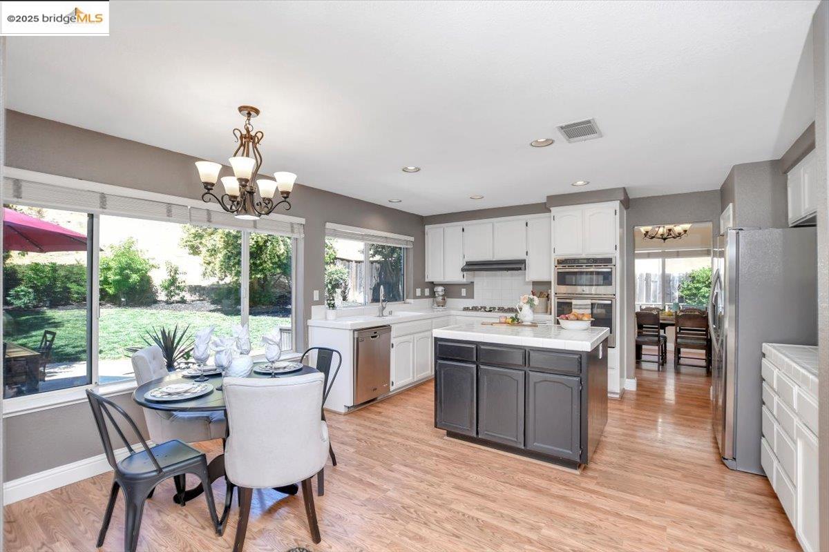 Detail Gallery Image 14 of 44 For 4011 Folsom Dr, Antioch,  CA 94531 - 4 Beds | 3 Baths