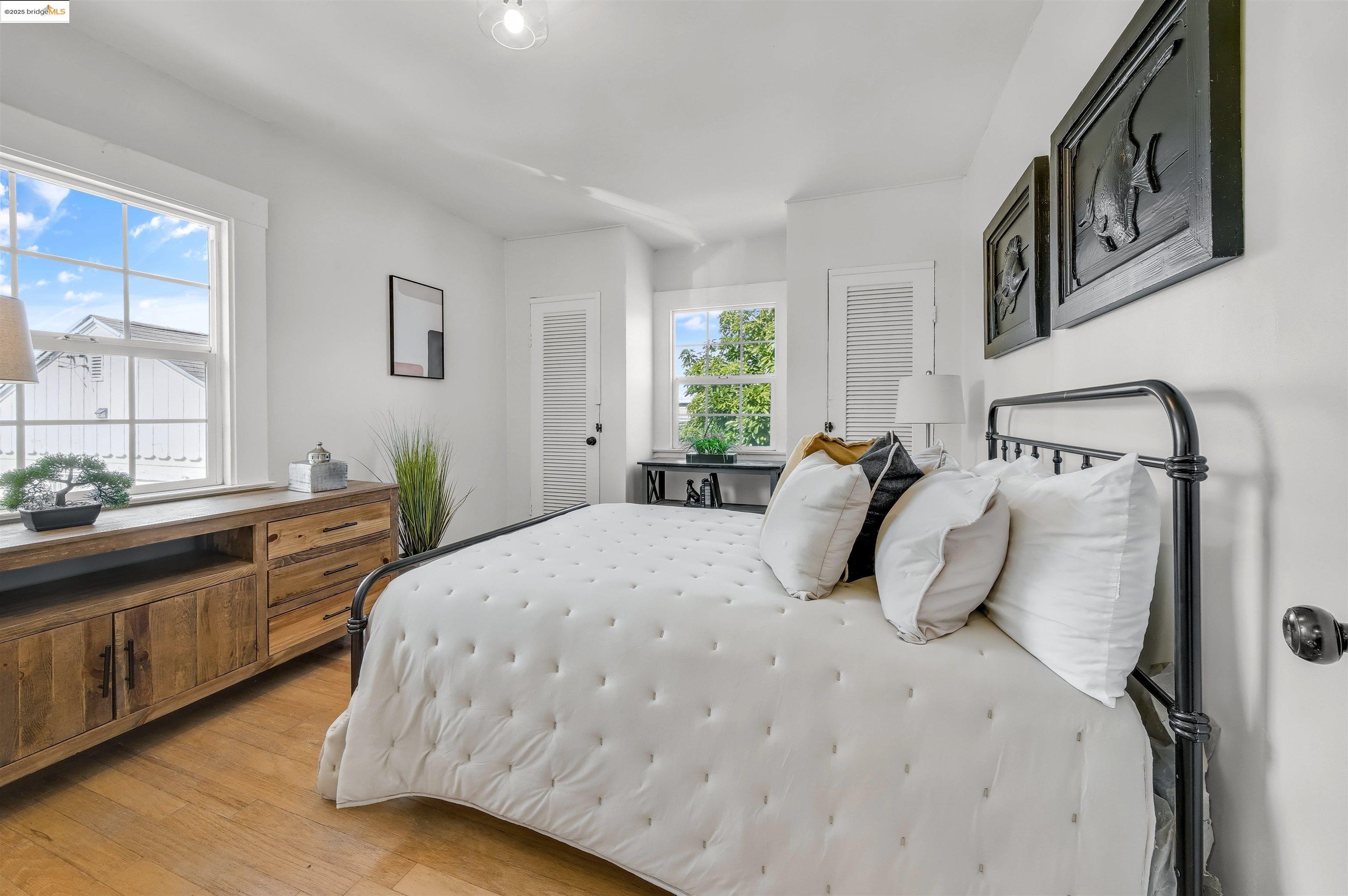 Detail Gallery Image 14 of 46 For 10501 Longfellow Ave, Oakland,  CA 94603 - 3 Beds | 1 Baths