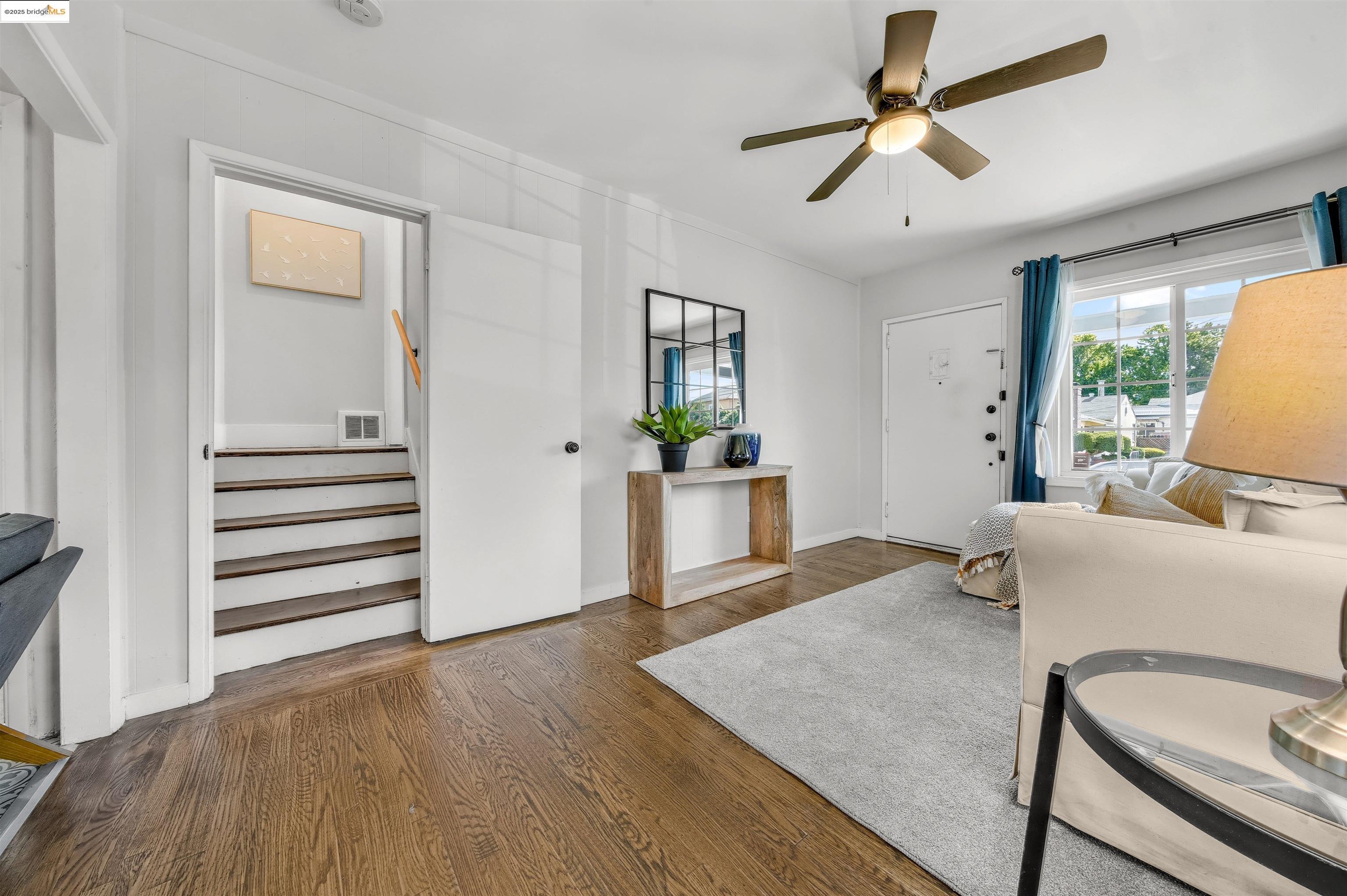Detail Gallery Image 5 of 46 For 10501 Longfellow Ave, Oakland,  CA 94603 - 3 Beds | 1 Baths