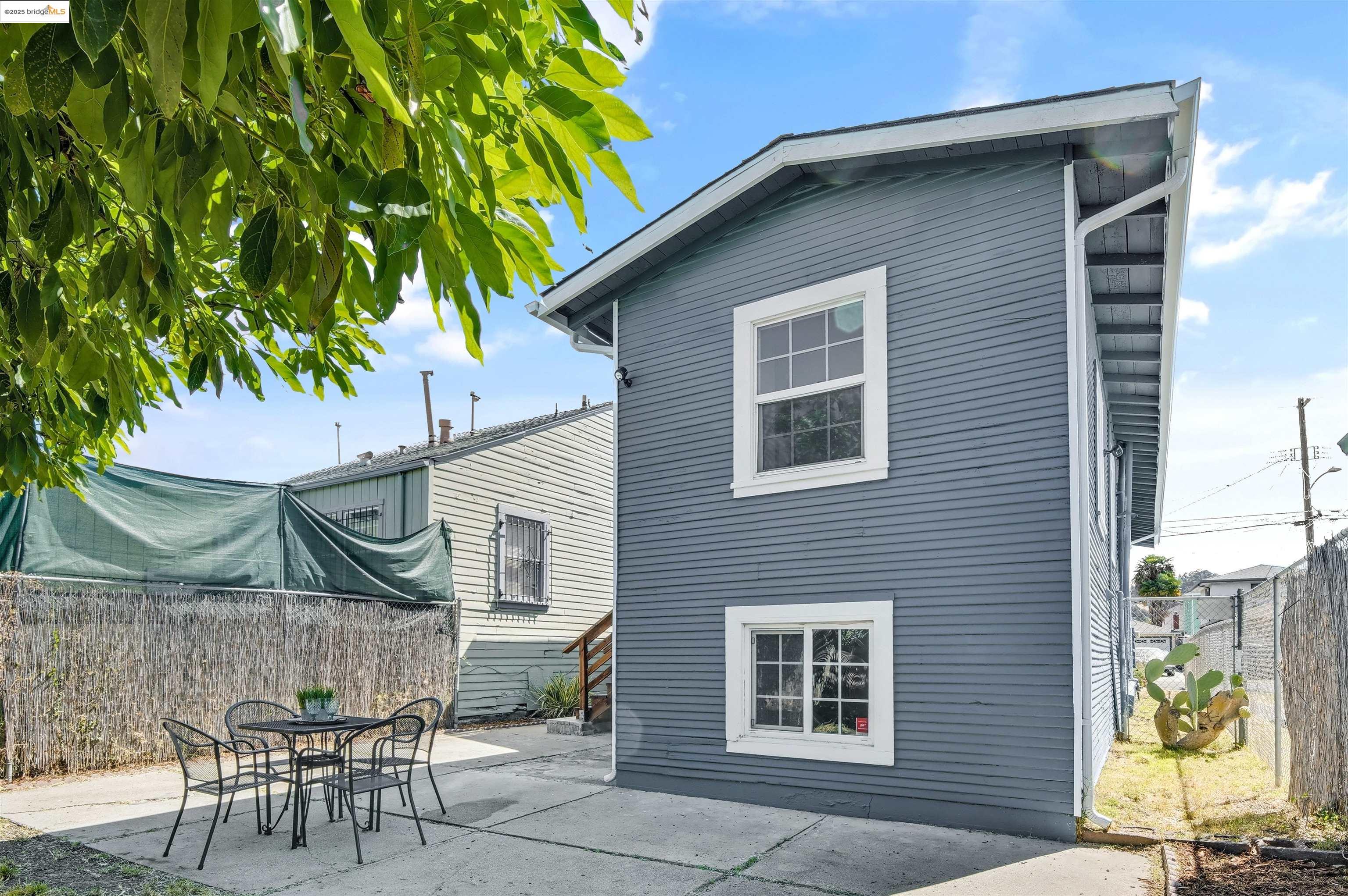Detail Gallery Image 41 of 46 For 10501 Longfellow Ave, Oakland,  CA 94603 - 3 Beds | 1 Baths