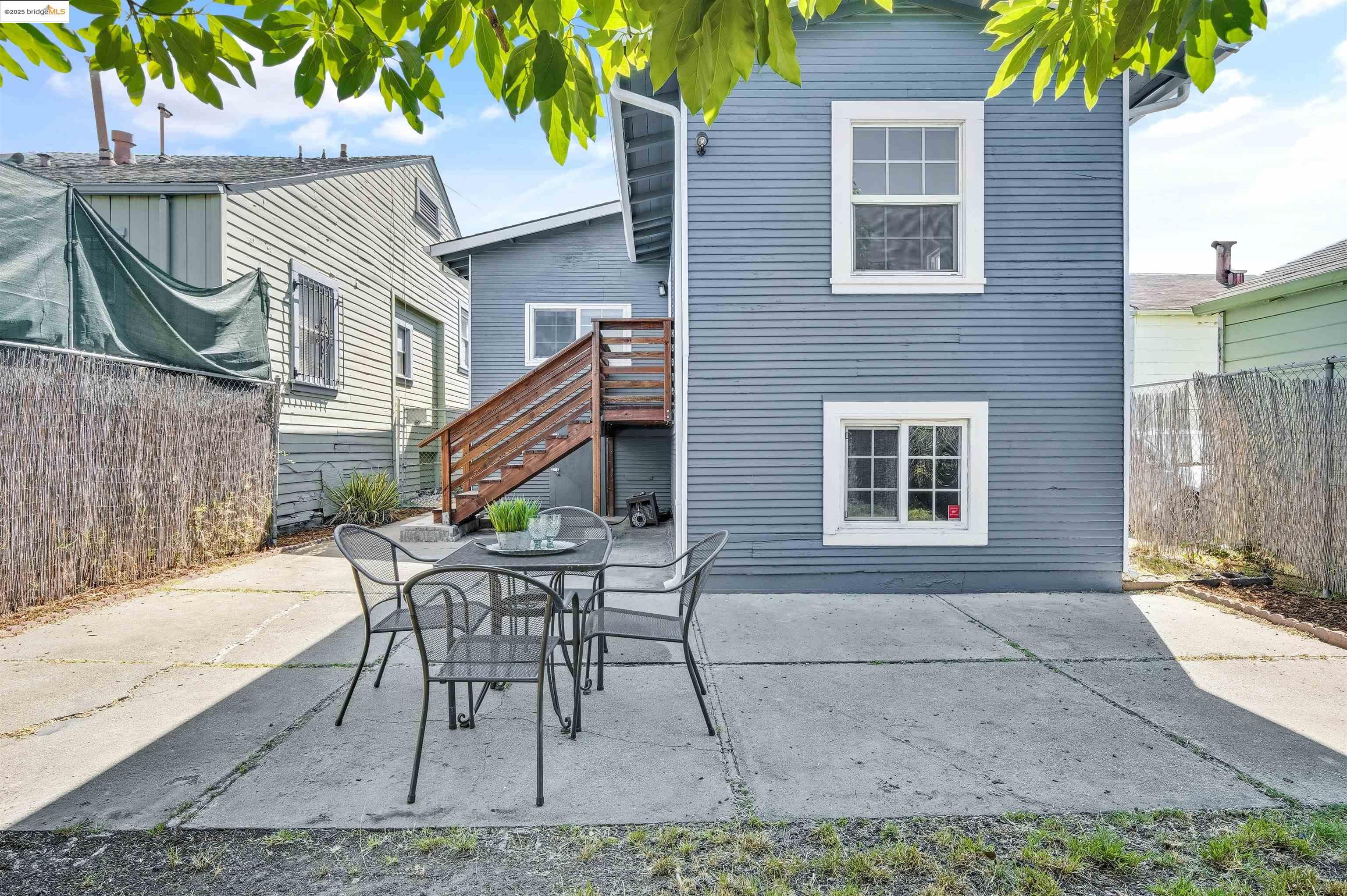 Detail Gallery Image 43 of 46 For 10501 Longfellow Ave, Oakland,  CA 94603 - 3 Beds | 1 Baths