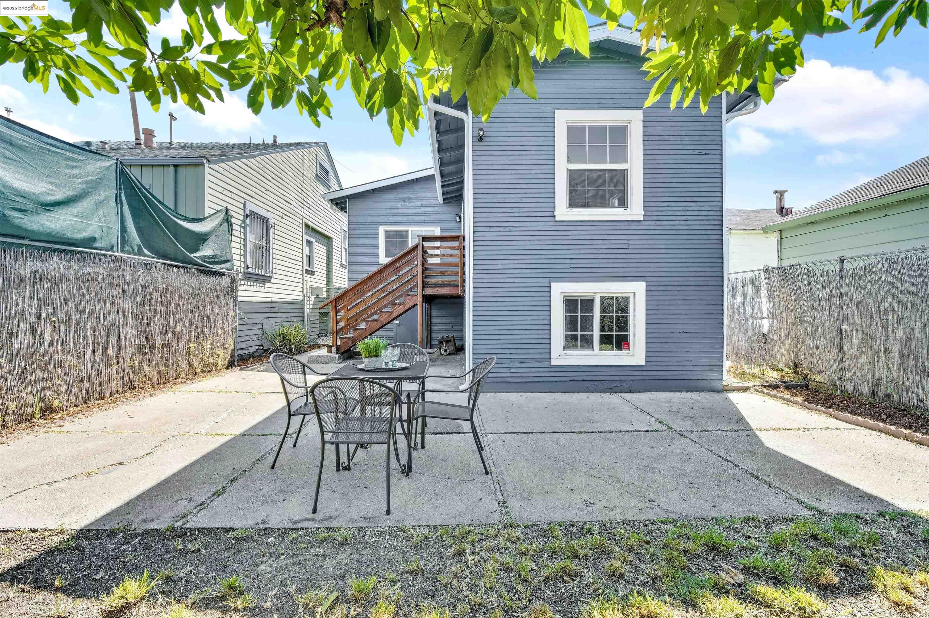 Detail Gallery Image 44 of 46 For 10501 Longfellow Ave, Oakland,  CA 94603 - 3 Beds | 1 Baths