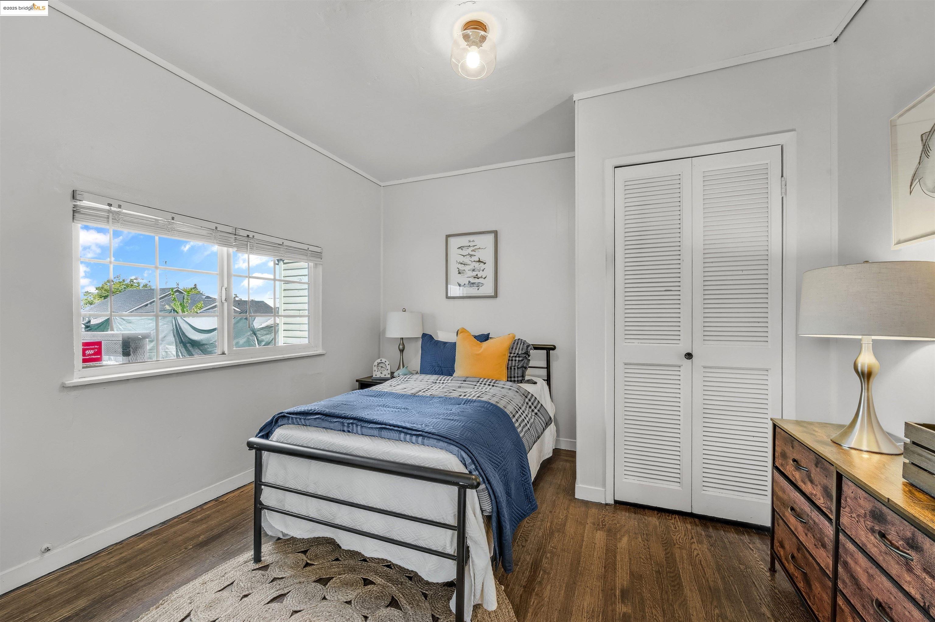 Detail Gallery Image 9 of 46 For 10501 Longfellow Ave, Oakland,  CA 94603 - 3 Beds | 1 Baths