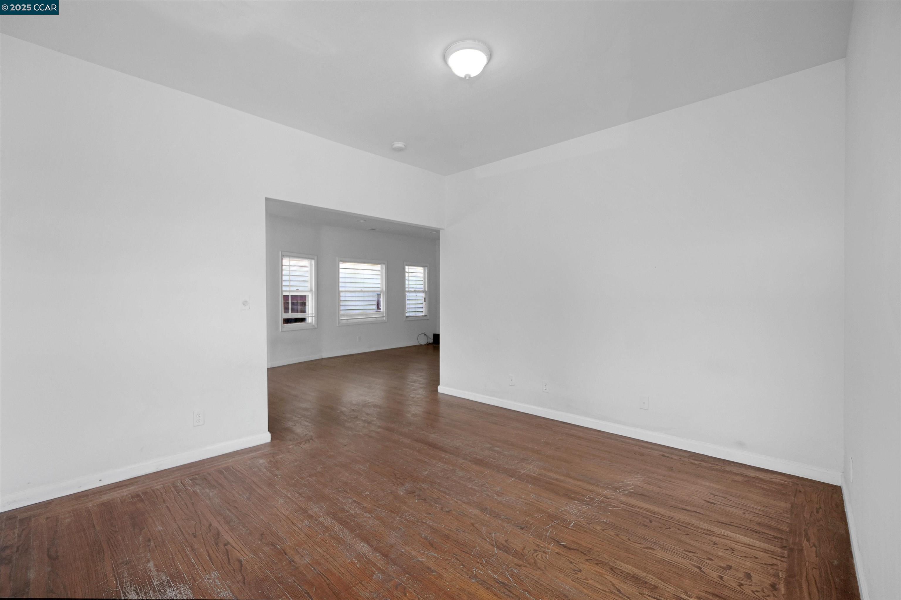 Detail Gallery Image 11 of 34 For 546 61st St, Oakland,  CA 94609 - 2 Beds | 1 Baths