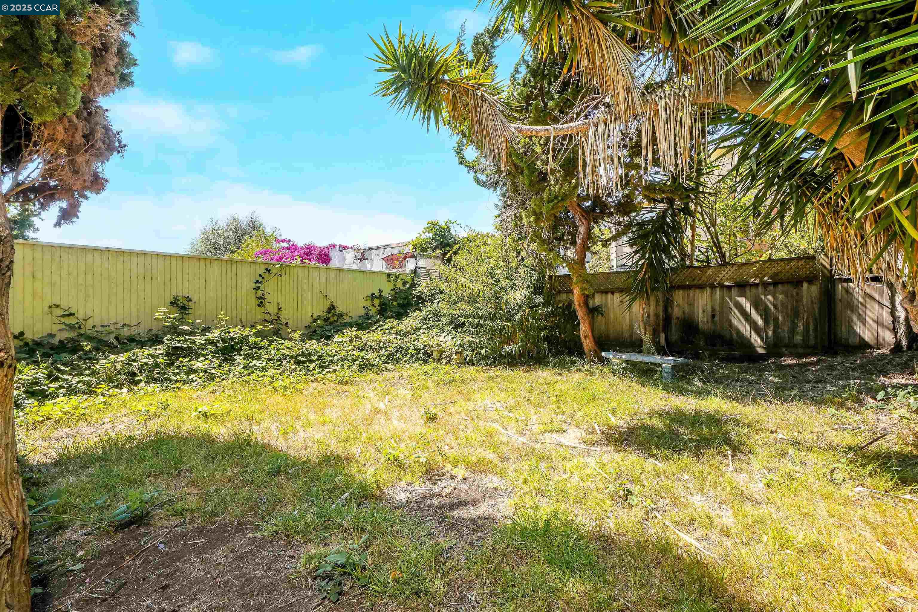 Detail Gallery Image 27 of 34 For 546 61st St, Oakland,  CA 94609 - 2 Beds | 1 Baths