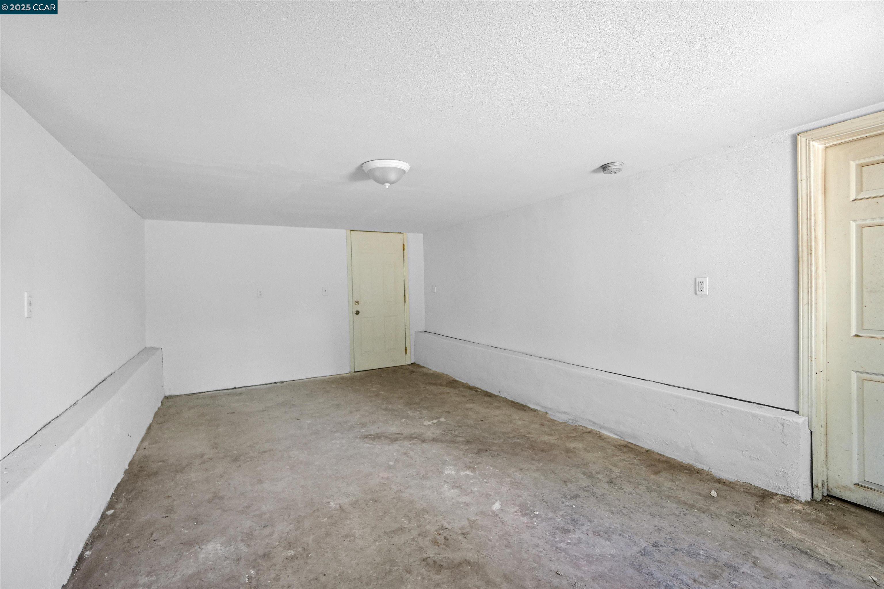 Detail Gallery Image 31 of 34 For 546 61st St, Oakland,  CA 94609 - 2 Beds | 1 Baths