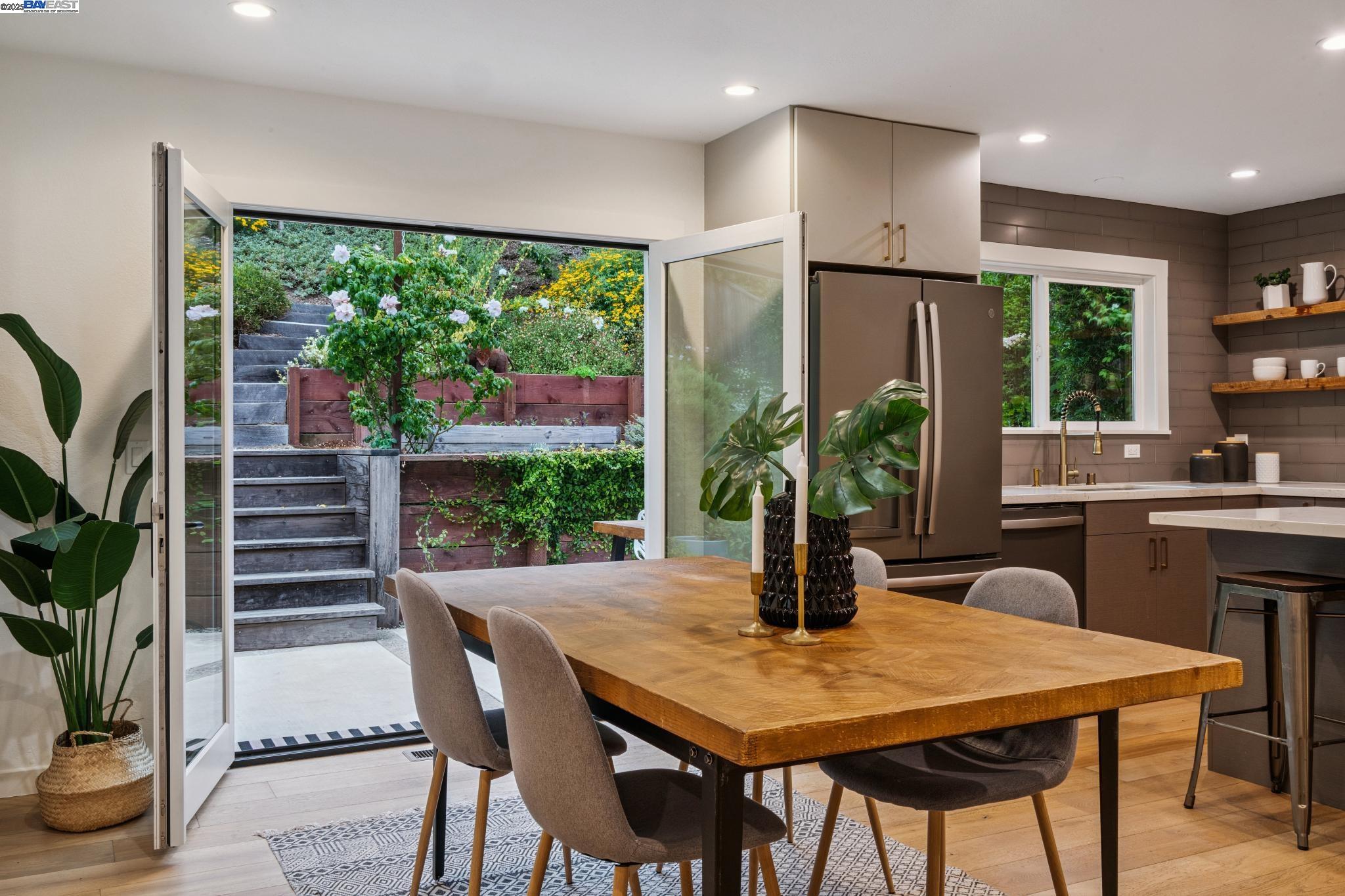Detail Gallery Image 15 of 59 For 624 Parkside Court, Kensington,  CA 94708 - 3 Beds | 2/1 Baths