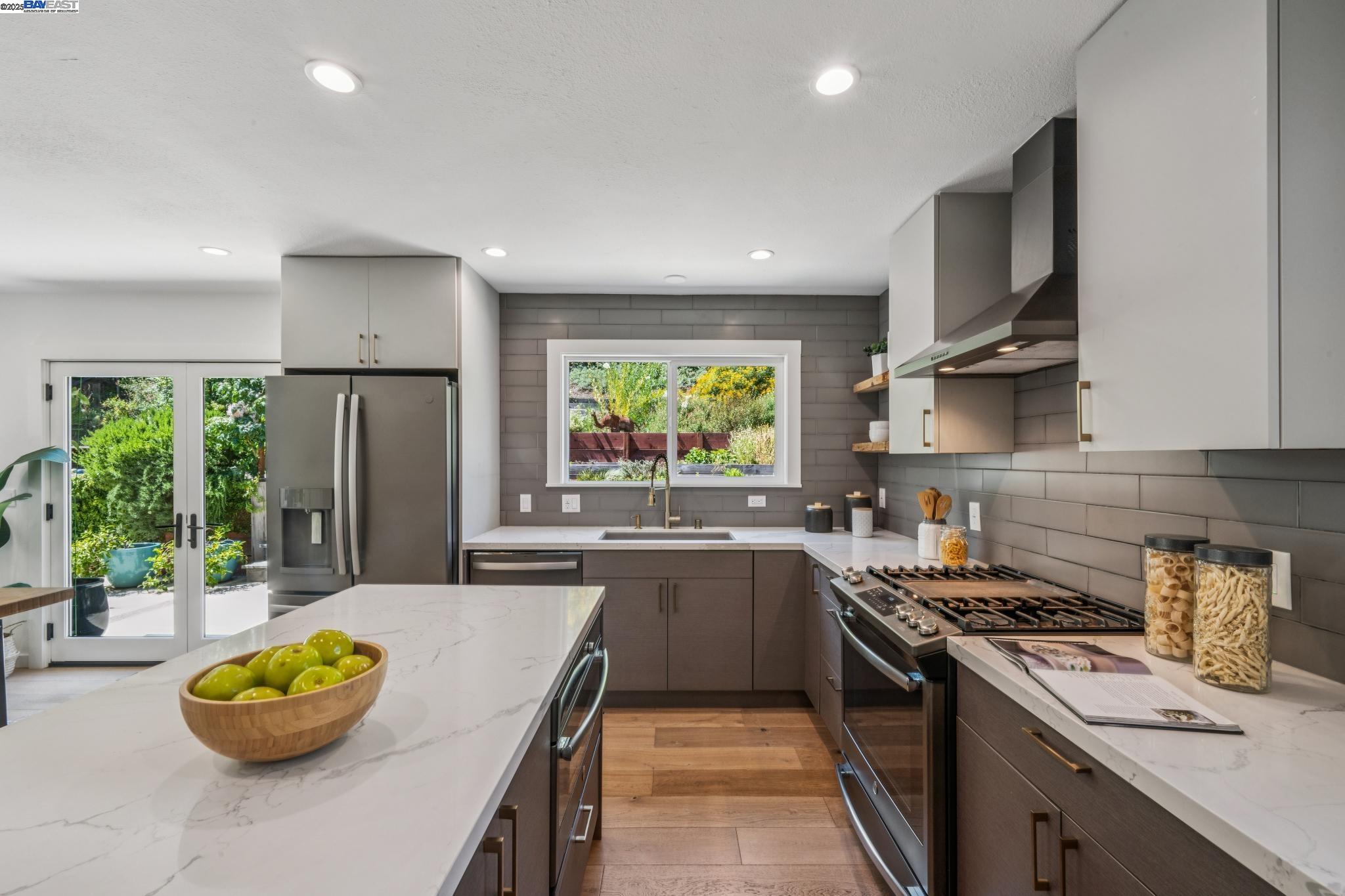 Detail Gallery Image 19 of 59 For 624 Parkside Court, Kensington,  CA 94708 - 3 Beds | 2/1 Baths