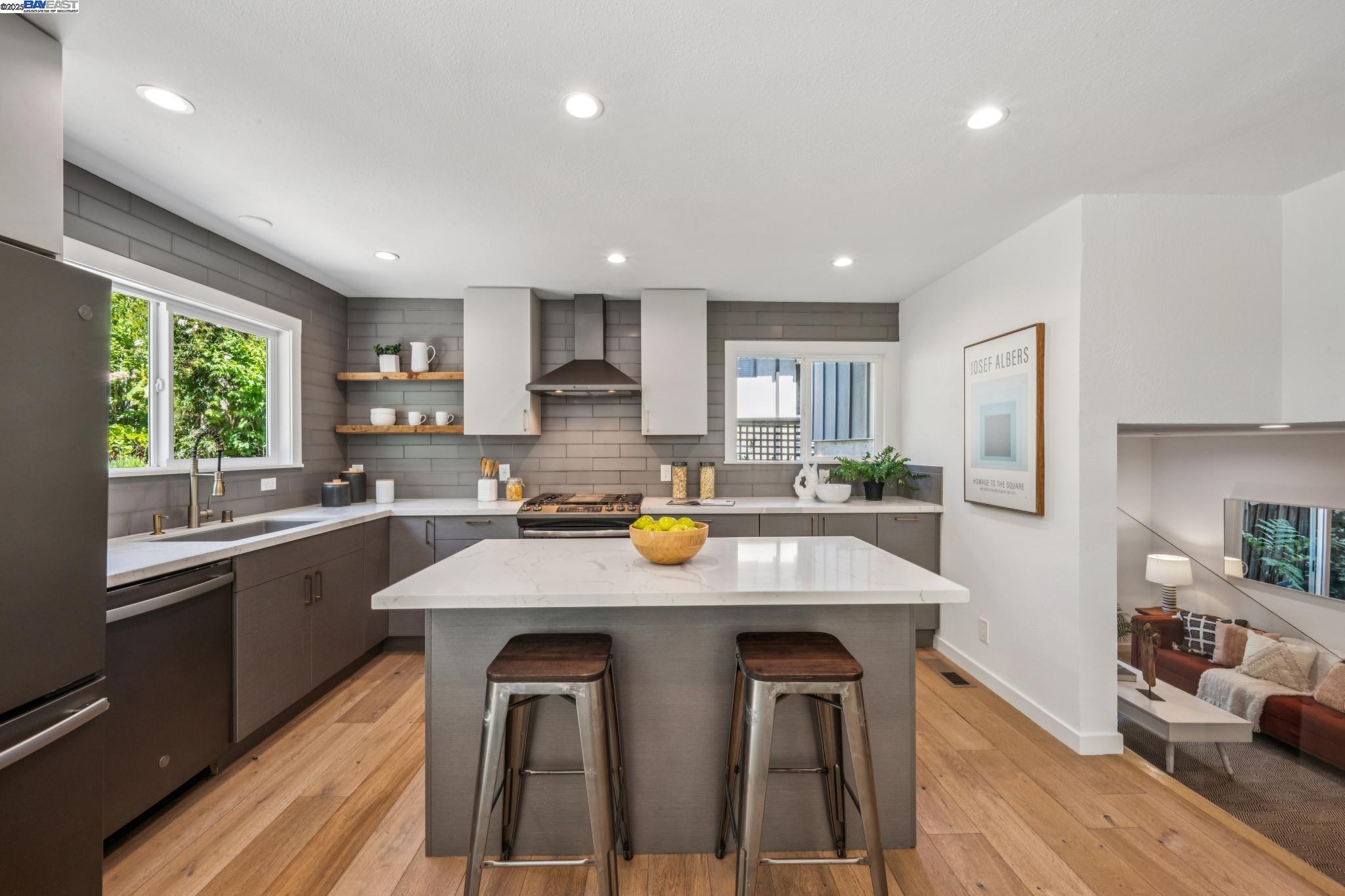 Detail Gallery Image 20 of 59 For 624 Parkside Court, Kensington,  CA 94708 - 3 Beds | 2/1 Baths