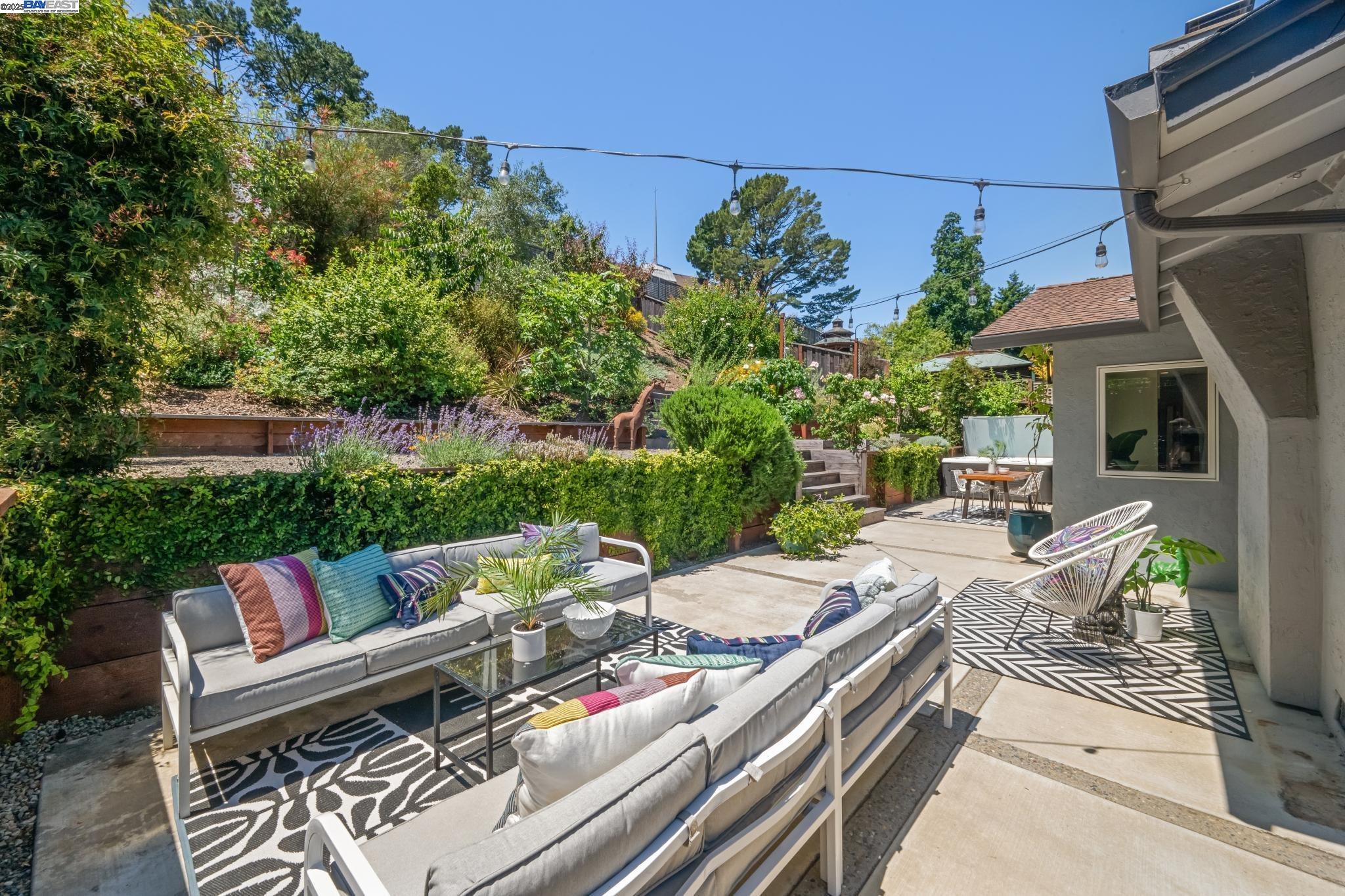 Detail Gallery Image 22 of 59 For 624 Parkside Court, Kensington,  CA 94708 - 3 Beds | 2/1 Baths