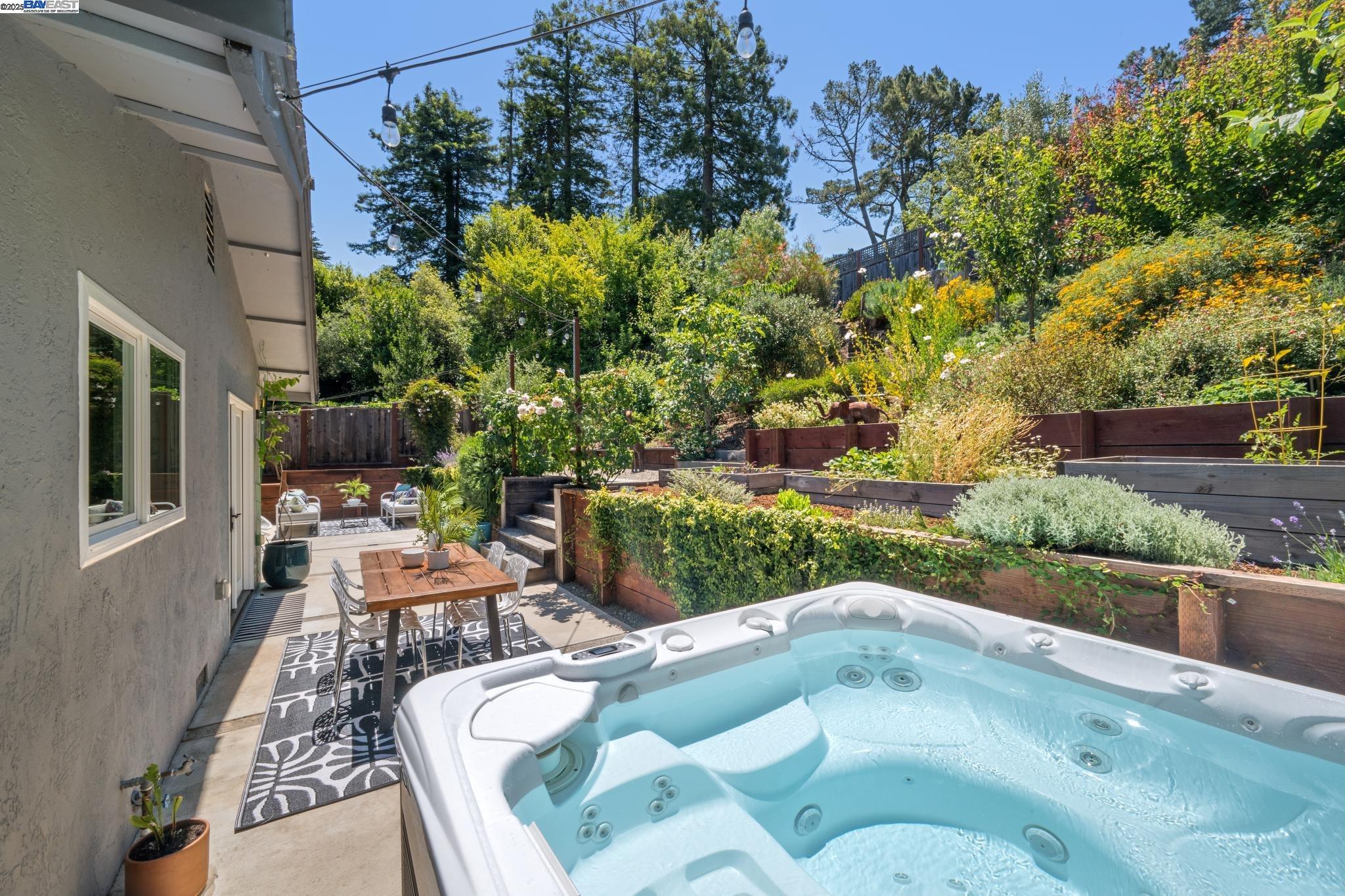 Detail Gallery Image 23 of 59 For 624 Parkside Court, Kensington,  CA 94708 - 3 Beds | 2/1 Baths