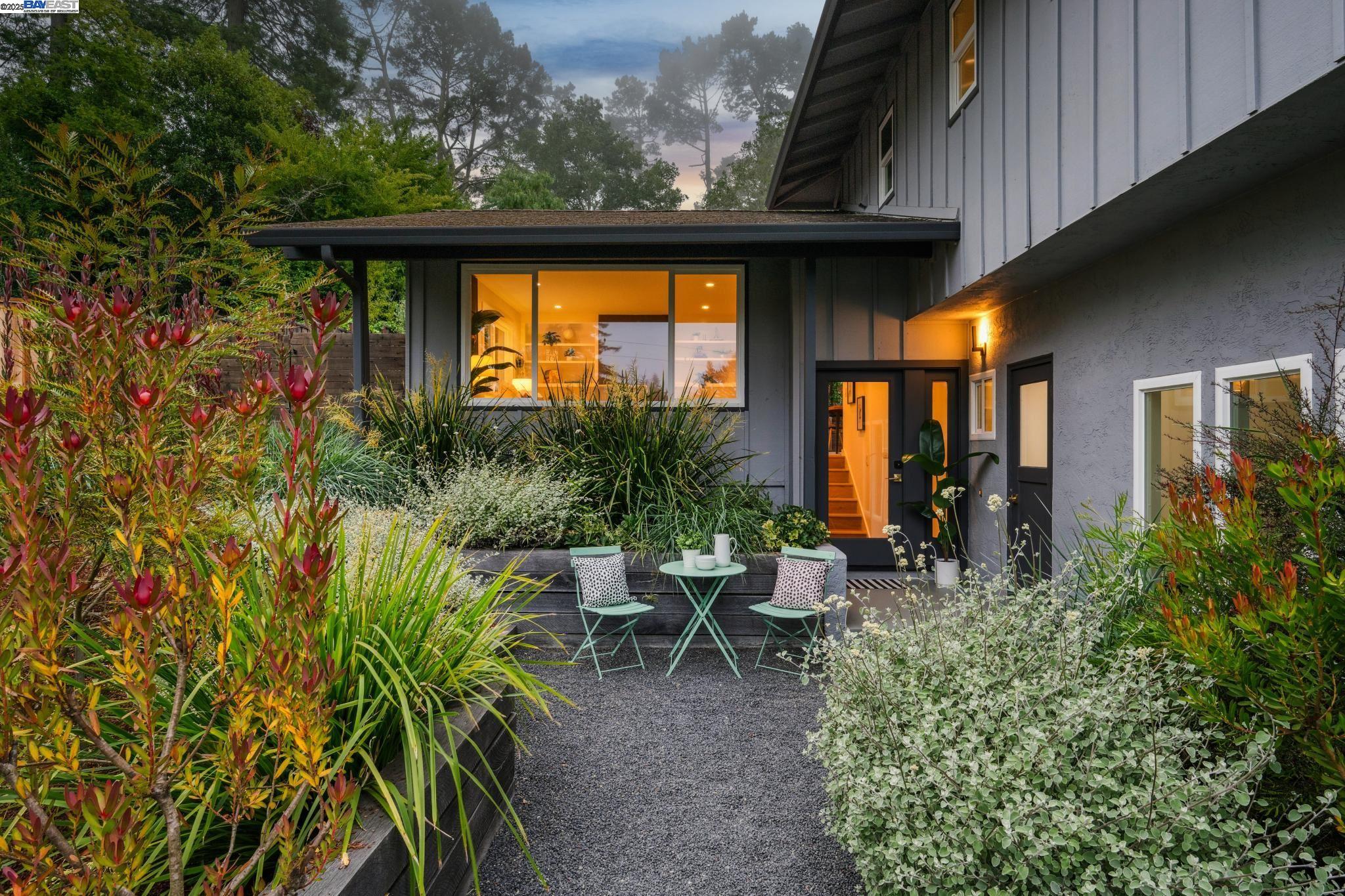 Detail Gallery Image 4 of 59 For 624 Parkside Court, Kensington,  CA 94708 - 3 Beds | 2/1 Baths