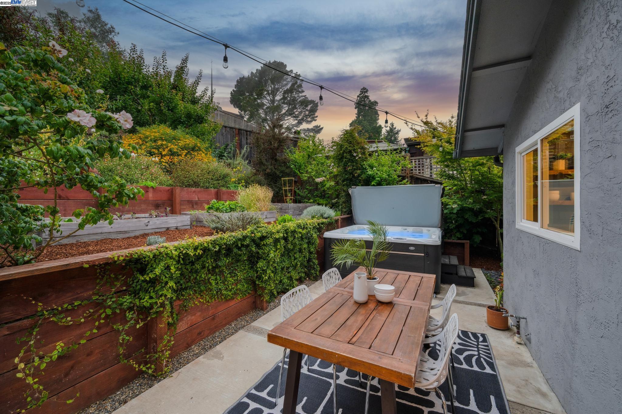 Detail Gallery Image 52 of 59 For 624 Parkside Court, Kensington,  CA 94708 - 3 Beds | 2/1 Baths