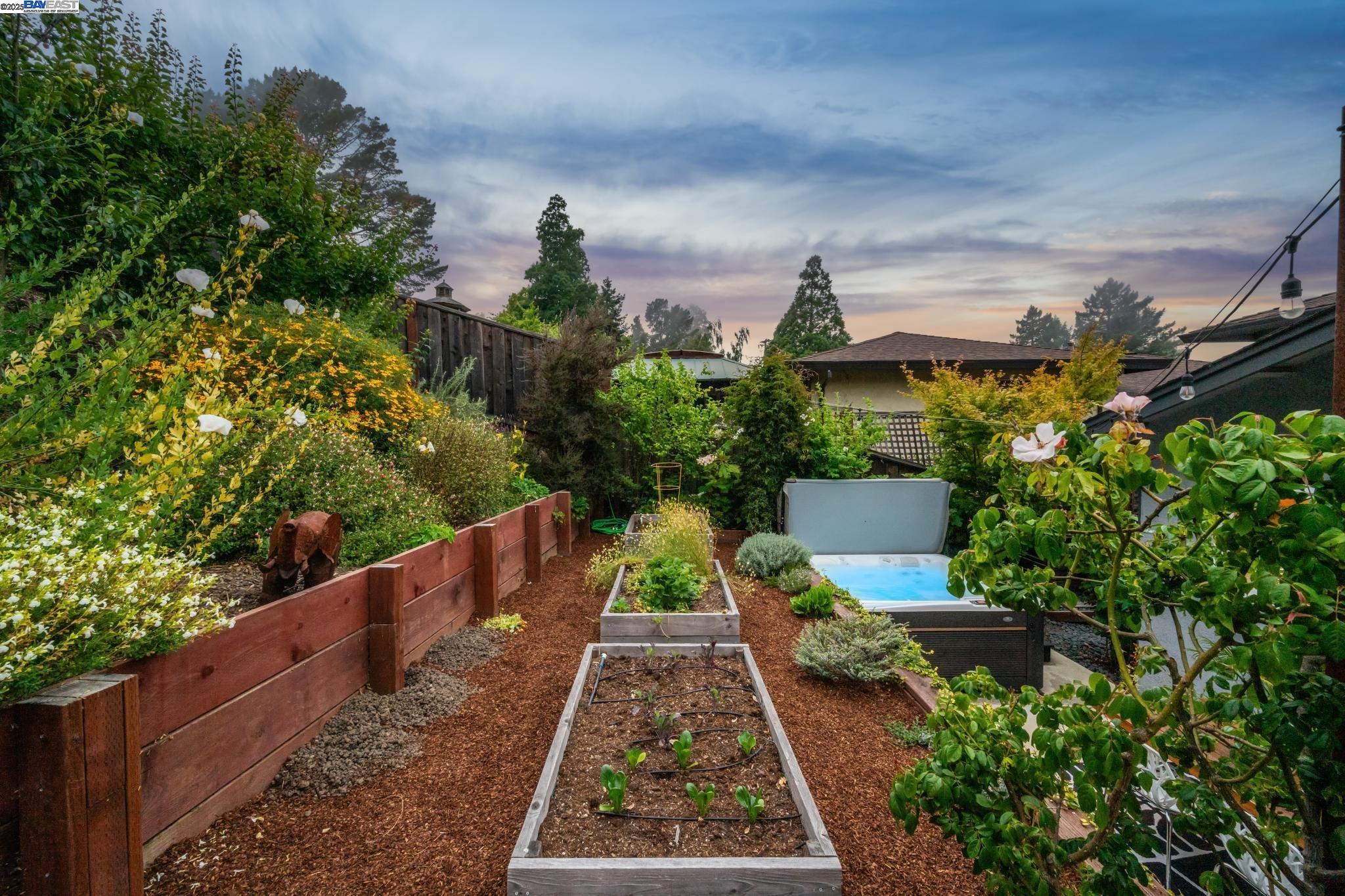Detail Gallery Image 56 of 59 For 624 Parkside Court, Kensington,  CA 94708 - 3 Beds | 2/1 Baths