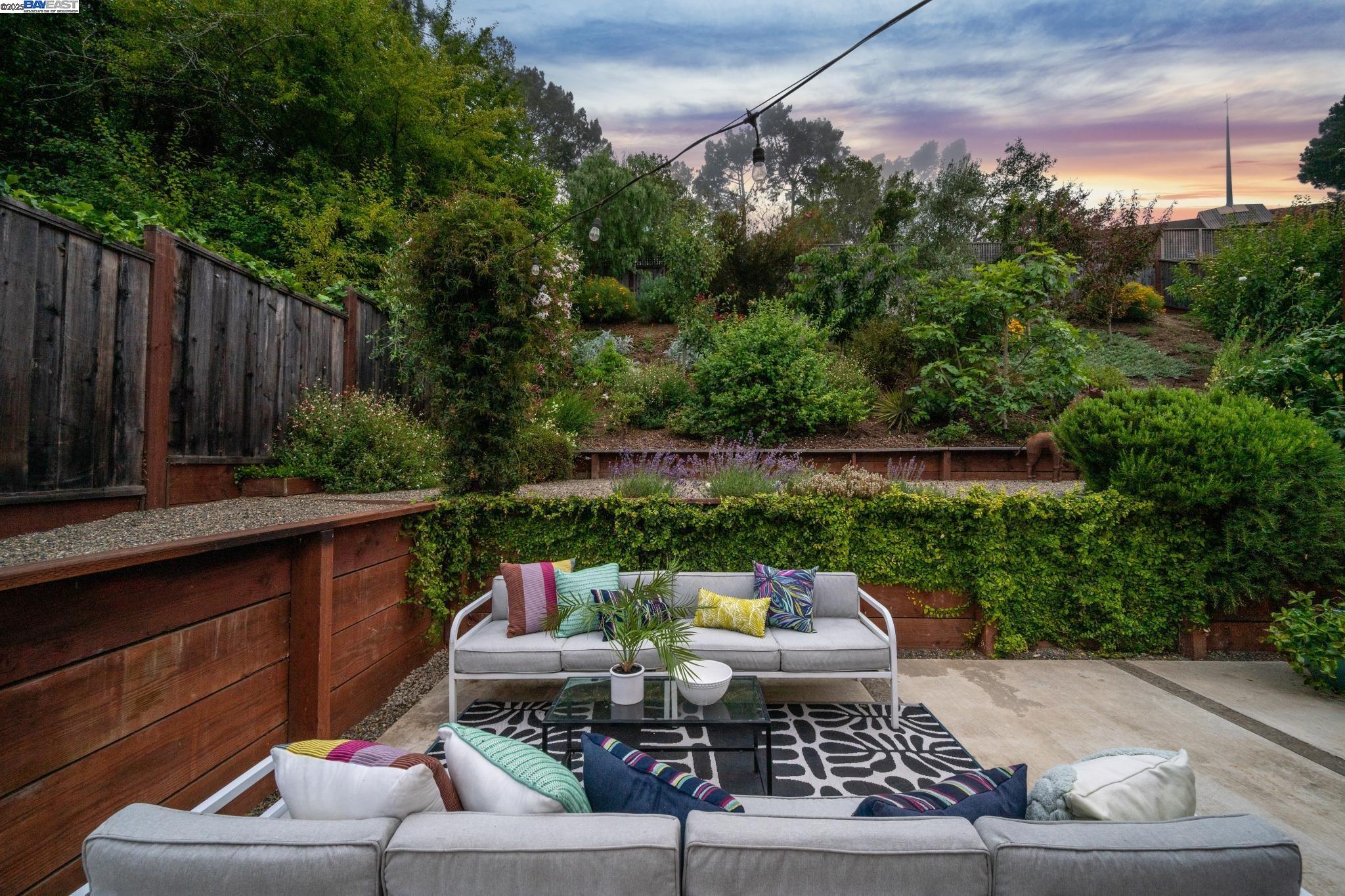 Detail Gallery Image 57 of 59 For 624 Parkside Court, Kensington,  CA 94708 - 3 Beds | 2/1 Baths