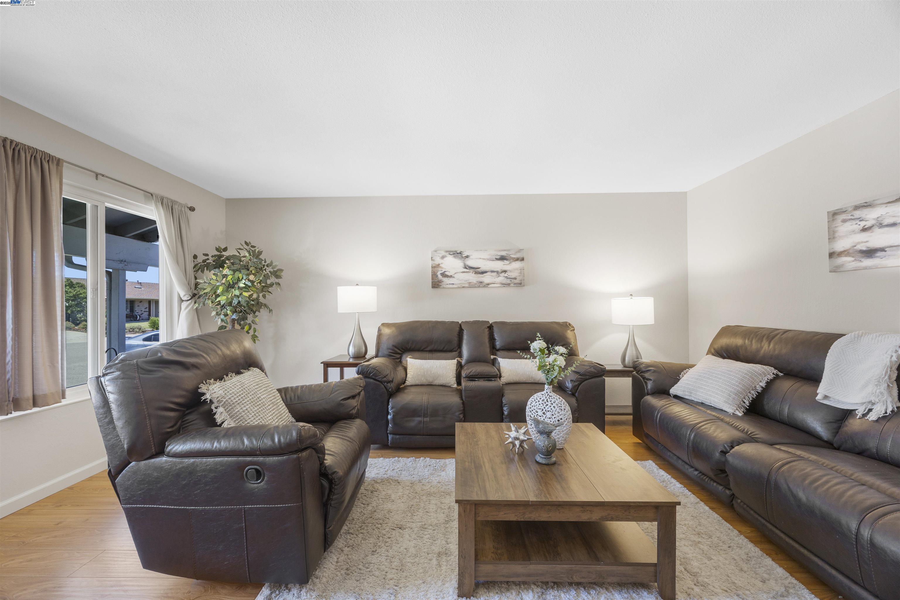 Detail Gallery Image 12 of 47 For 6876 Prospect Ct, Pleasanton,  CA 94588 - 5 Beds | 3 Baths