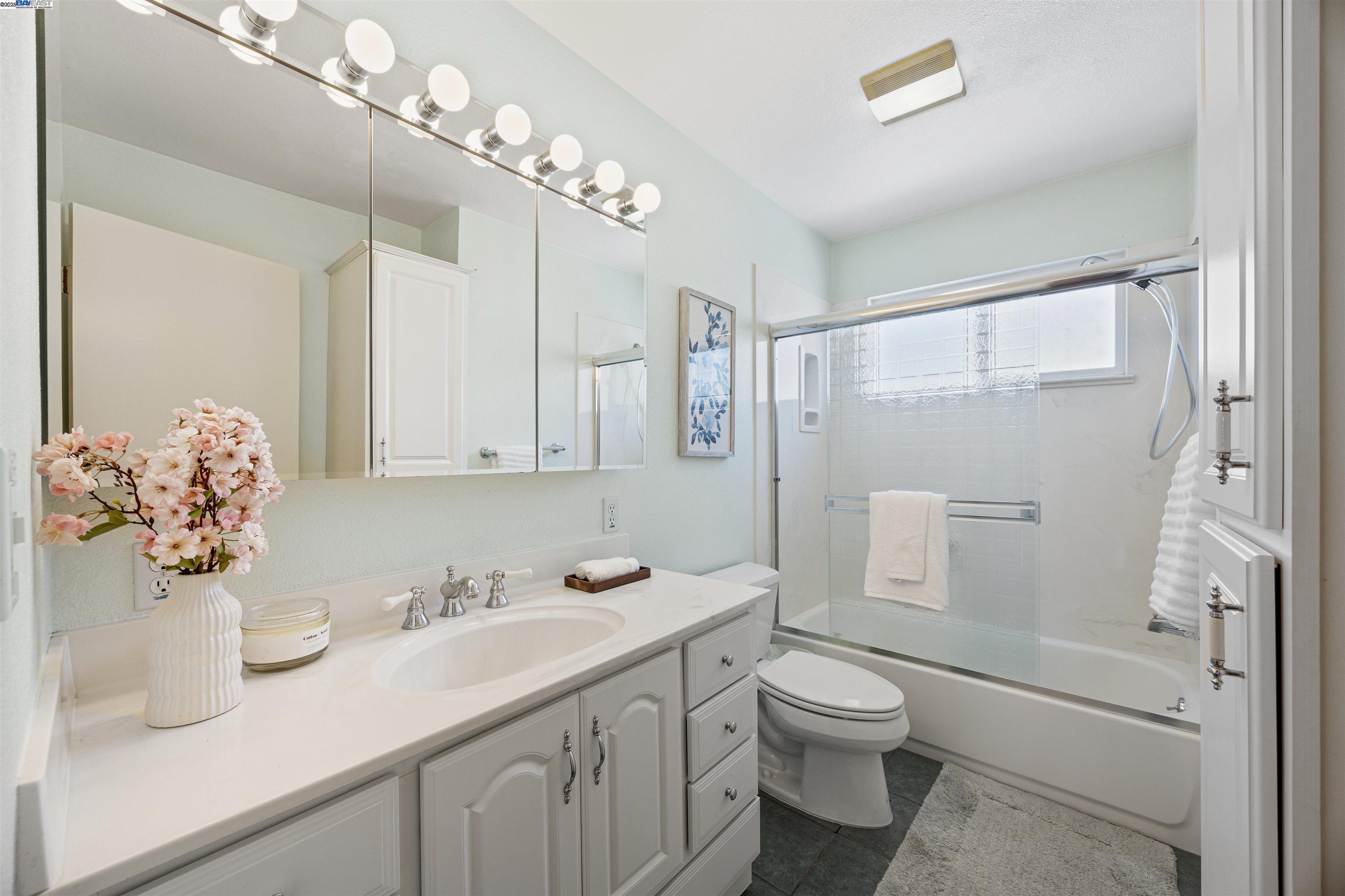 Detail Gallery Image 16 of 47 For 6876 Prospect Ct, Pleasanton,  CA 94588 - 5 Beds | 3 Baths