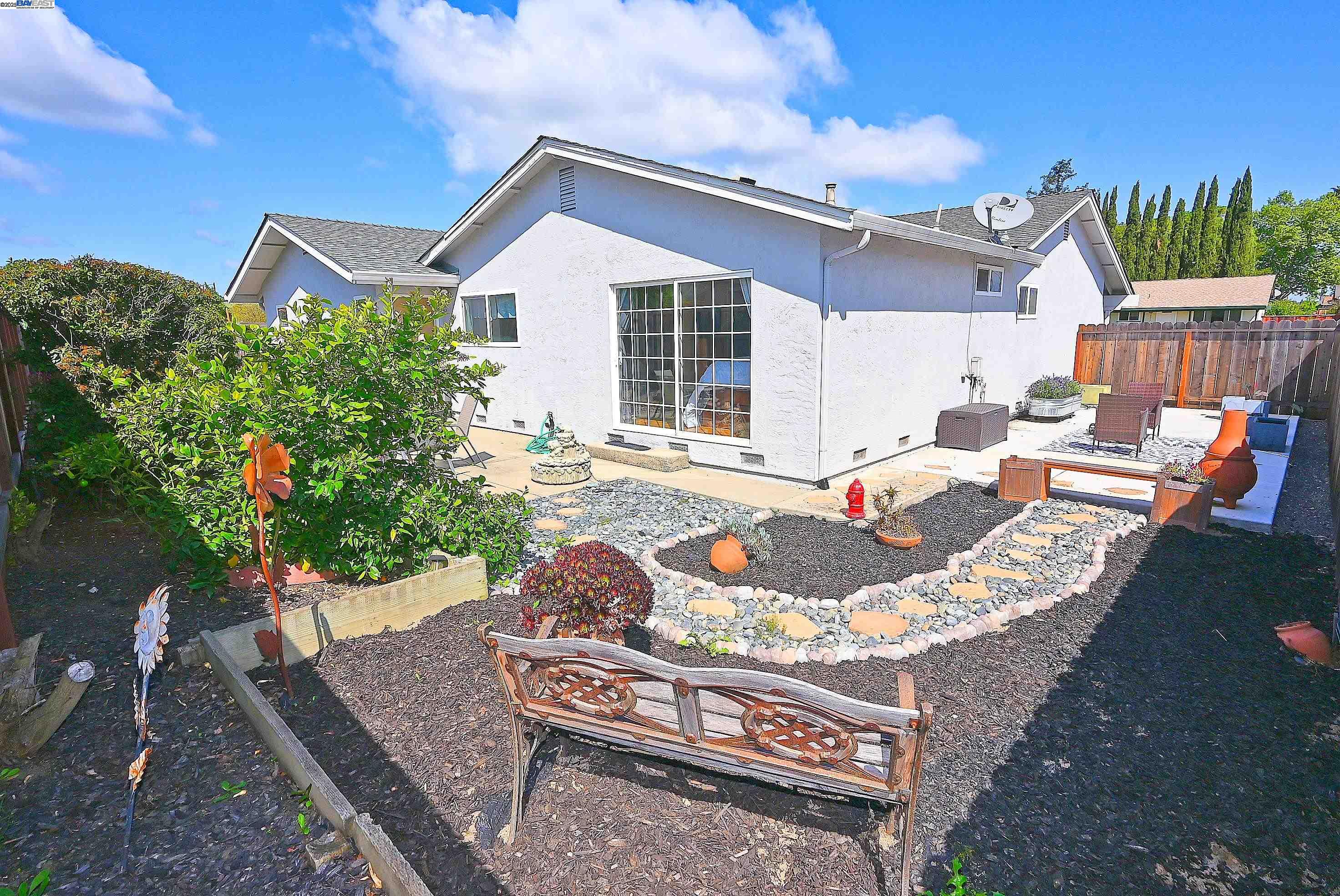 Detail Gallery Image 27 of 47 For 6876 Prospect Ct, Pleasanton,  CA 94588 - 5 Beds | 3 Baths