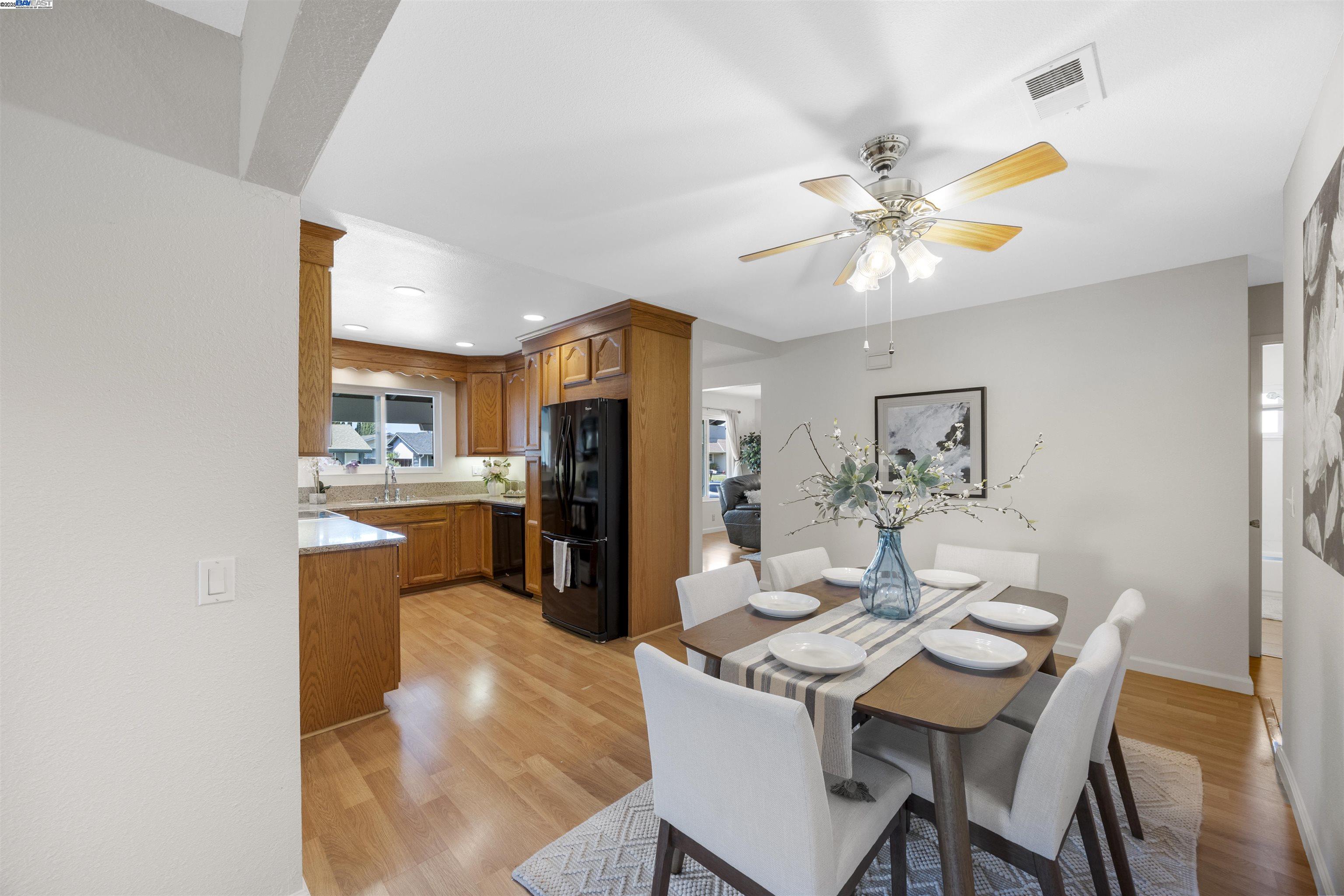 Detail Gallery Image 8 of 47 For 6876 Prospect Ct, Pleasanton,  CA 94588 - 5 Beds | 3 Baths