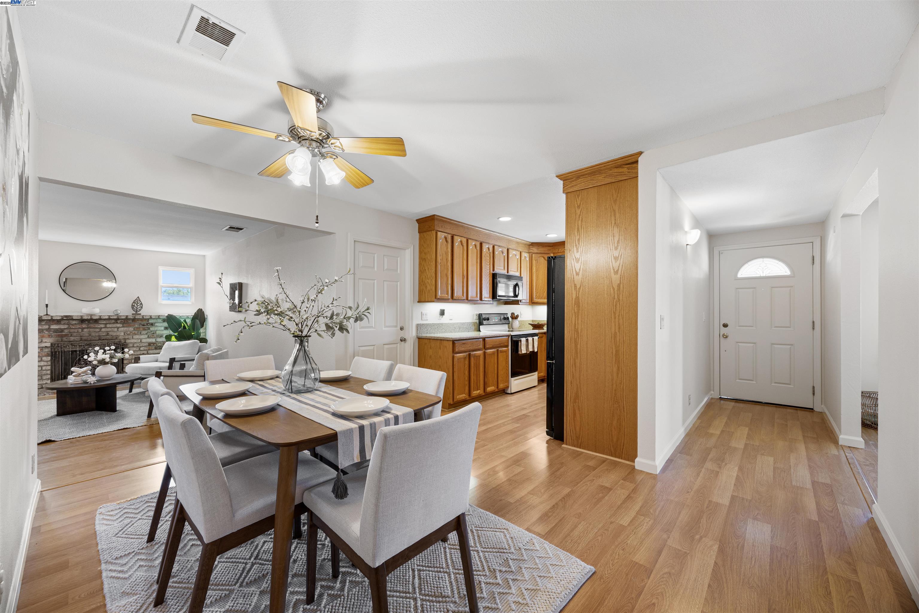 Detail Gallery Image 9 of 47 For 6876 Prospect Ct, Pleasanton,  CA 94588 - 5 Beds | 3 Baths