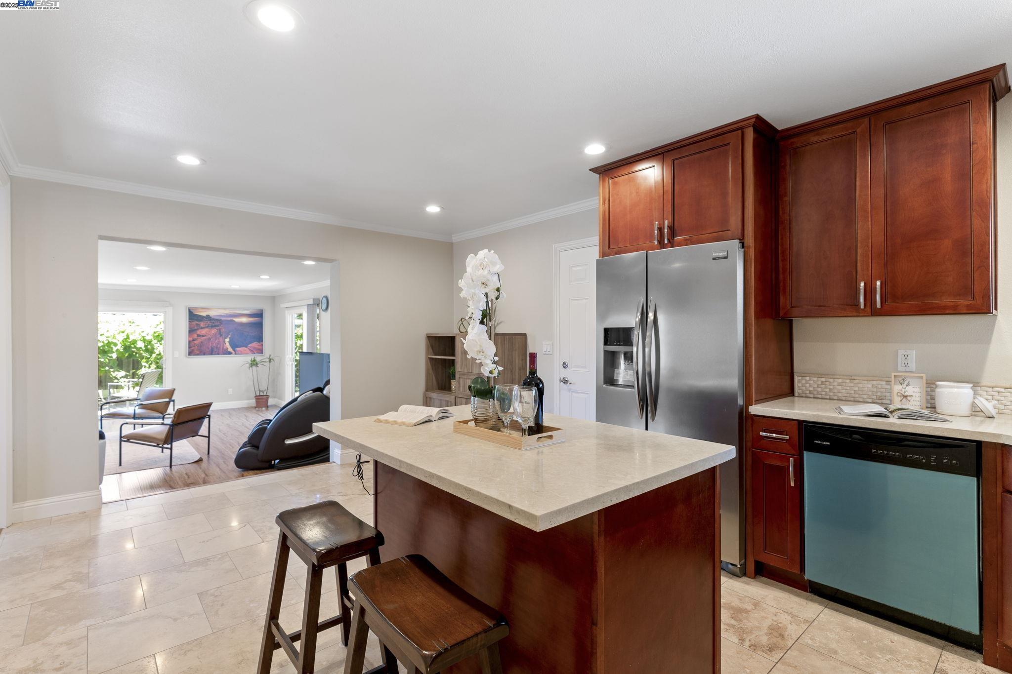 Detail Gallery Image 14 of 59 For 35421 Cleremont Dr, Newark,  CA 94560 - 4 Beds | 3 Baths