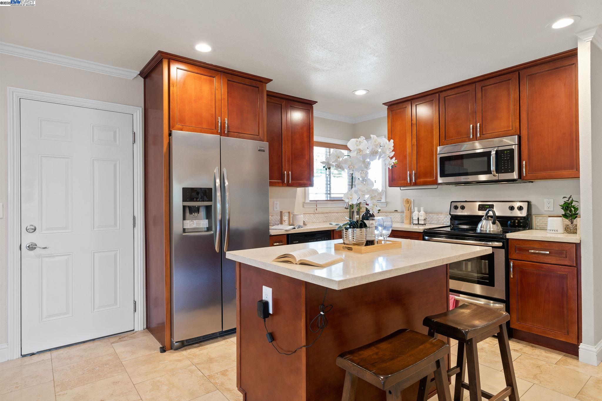 Detail Gallery Image 8 of 59 For 35421 Cleremont Dr, Newark,  CA 94560 - 4 Beds | 3 Baths