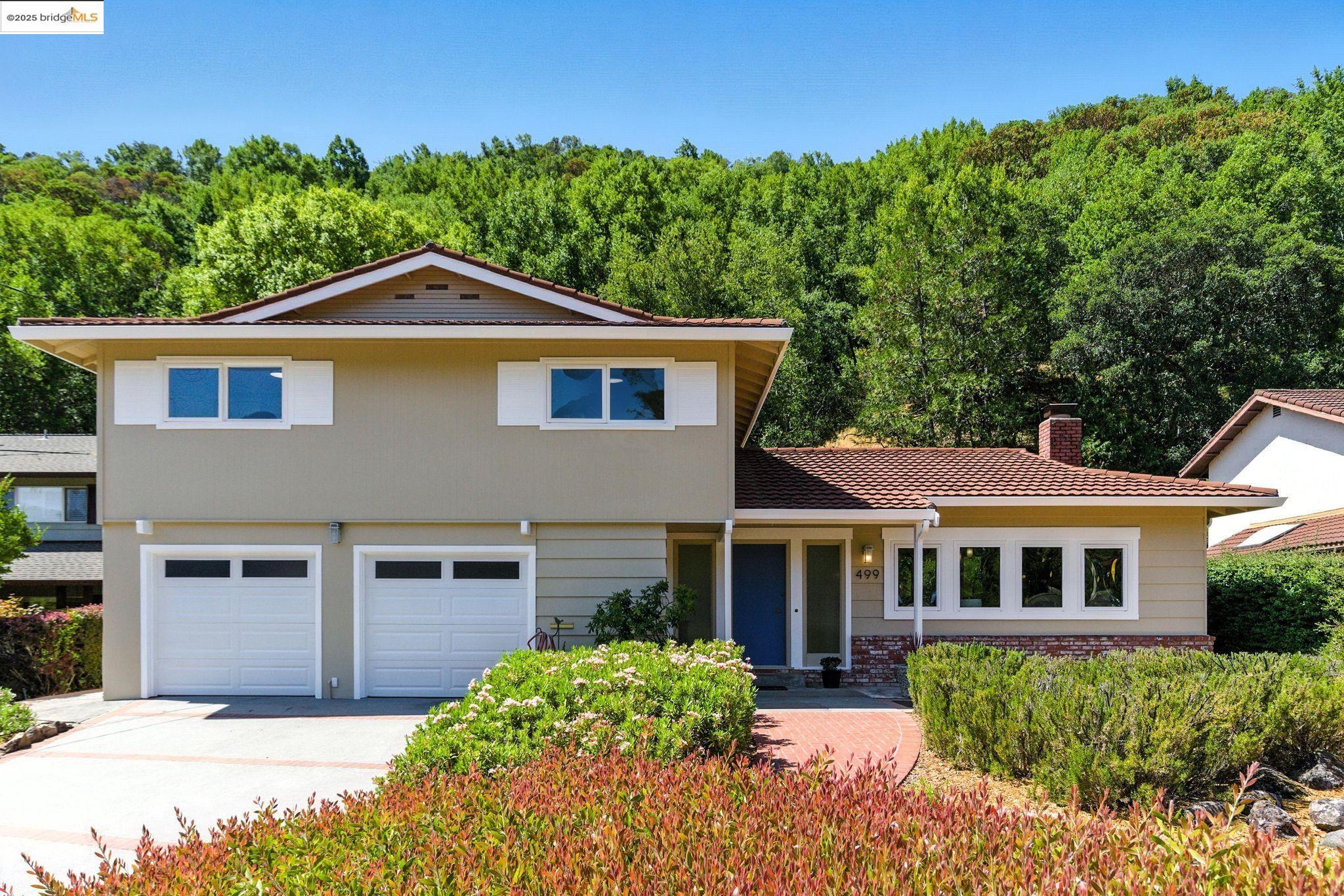 Detail Gallery Image 1 of 17 For 499 Blackstone Drive, San Rafael,  CA 94903 - 4 Beds | 2/1 Baths