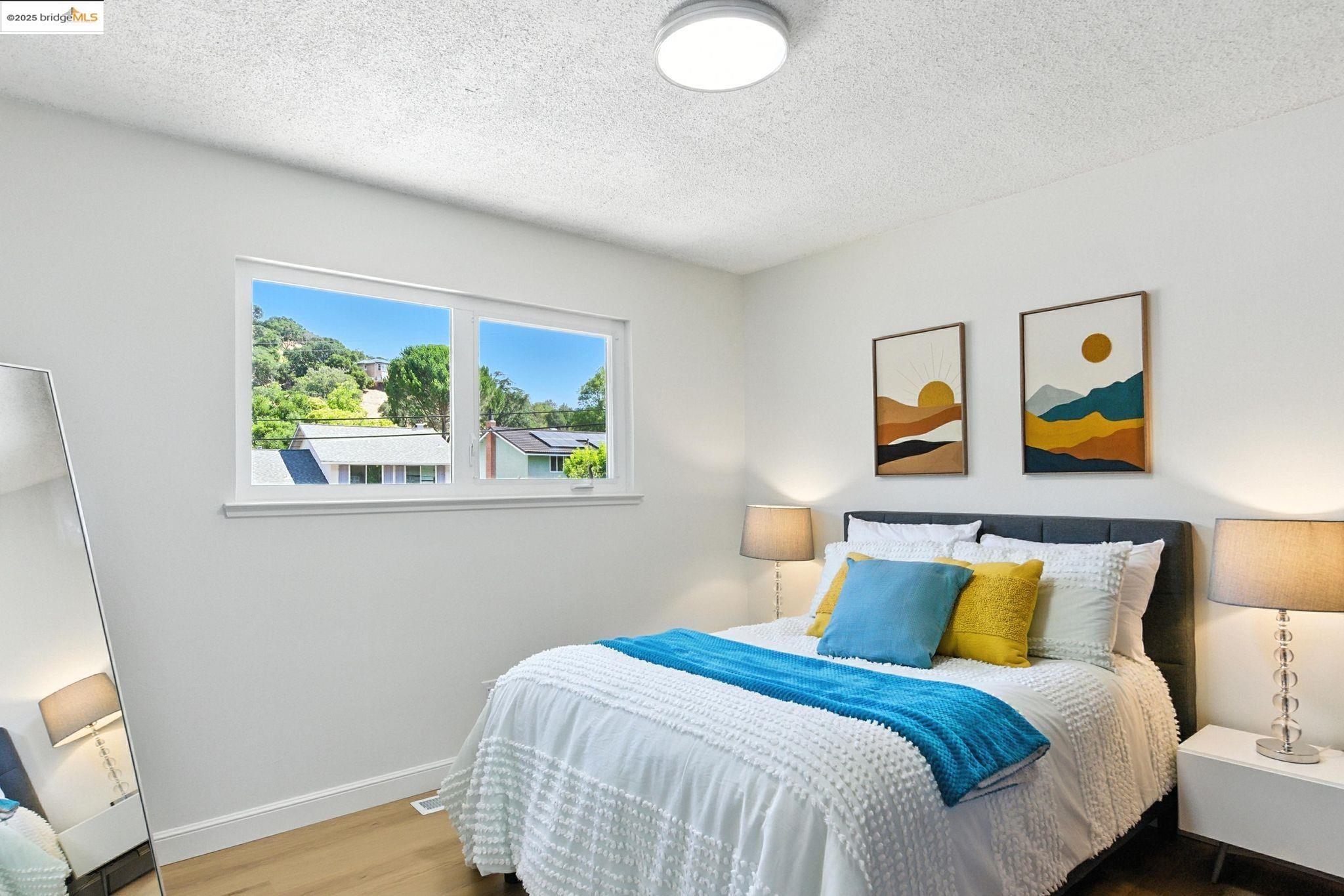 Detail Gallery Image 9 of 17 For 499 Blackstone Drive, San Rafael,  CA 94903 - 4 Beds | 2/1 Baths