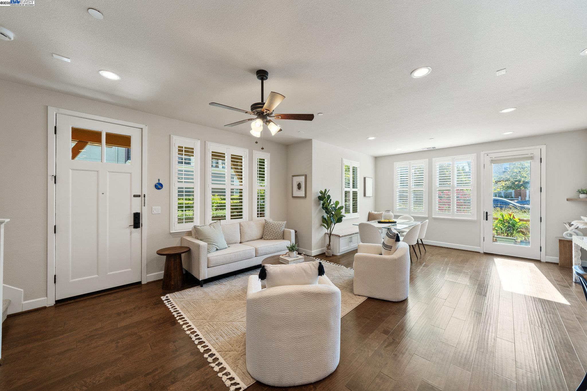 MLS: 41104095 Condo For Sale